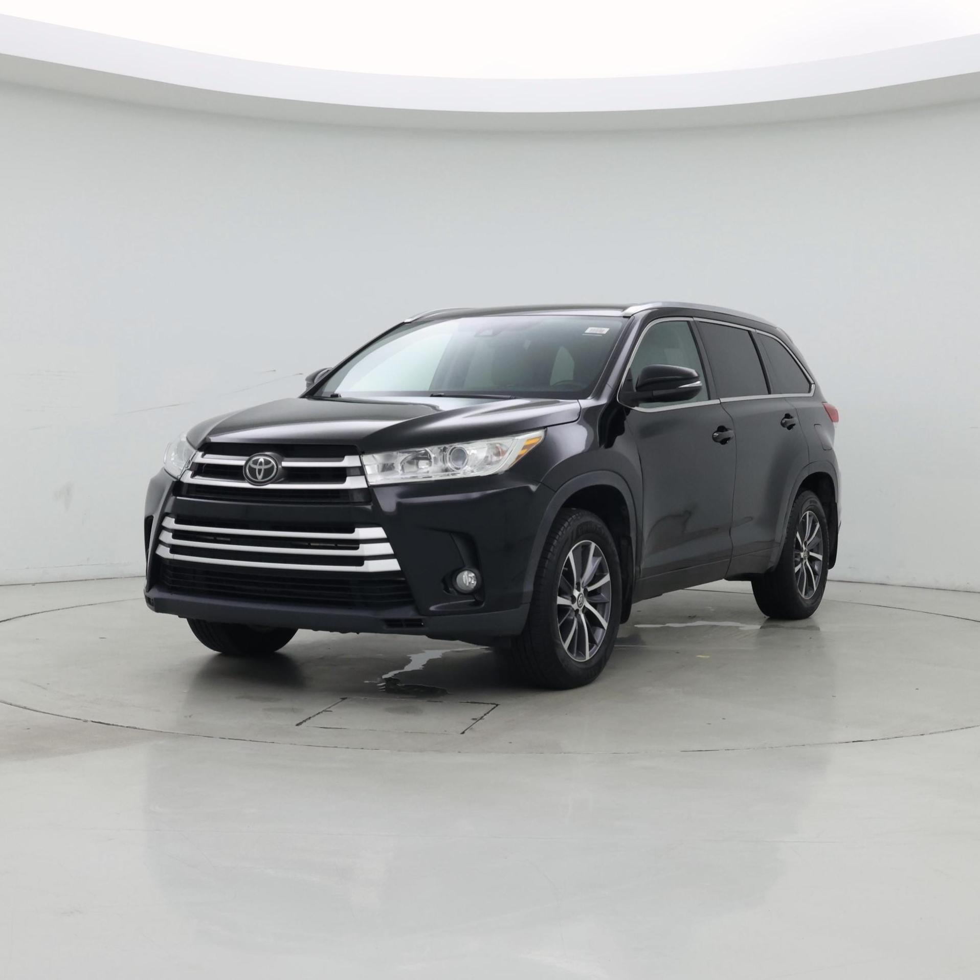 Thumbnail: 2017 Toyota Highlander - 4