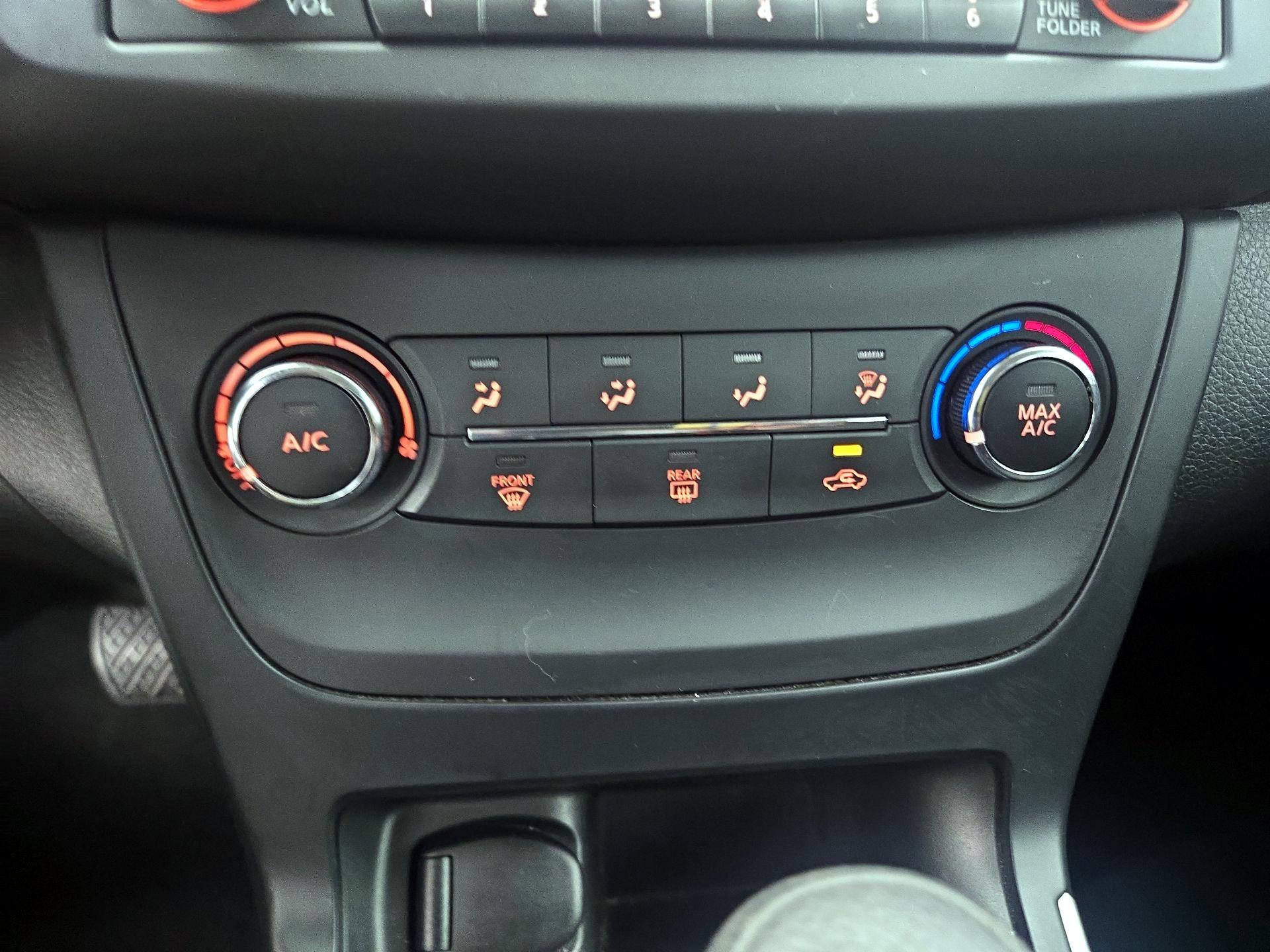 Thumbnail: 2018 Nissan Sentra - 16