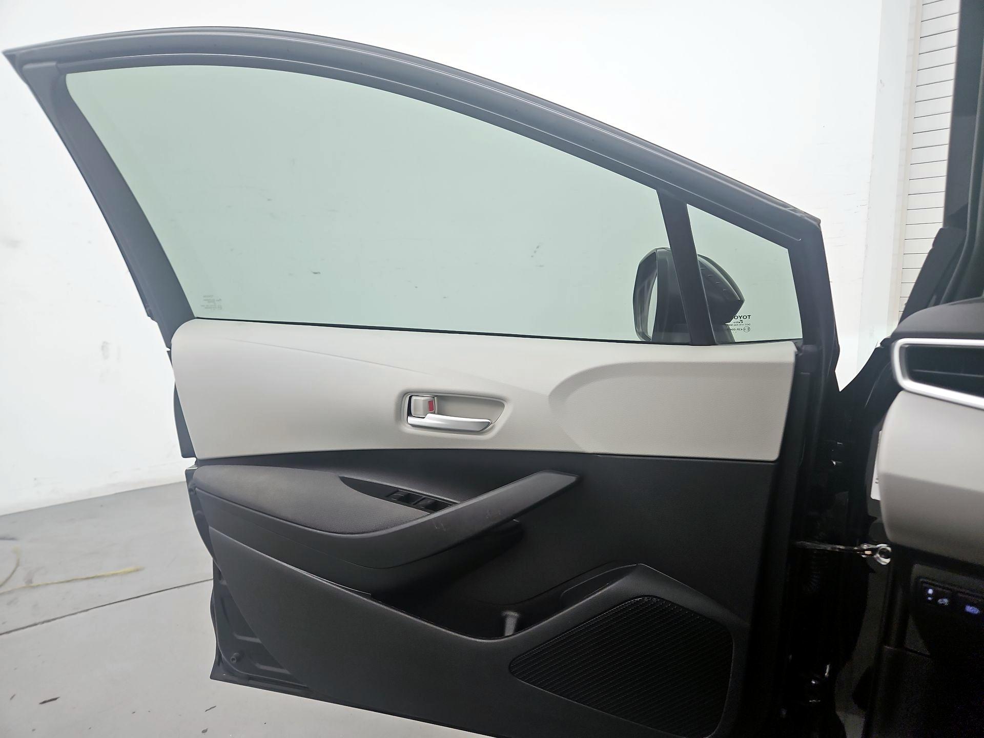 Thumbnail: 2021 Toyota Corolla - 12