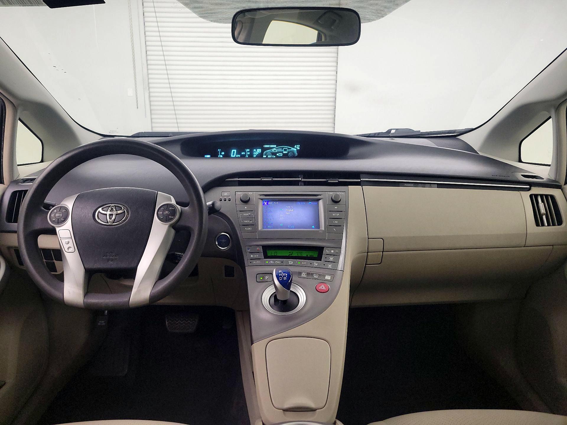 Thumbnail: 2015 Toyota Prius - 9