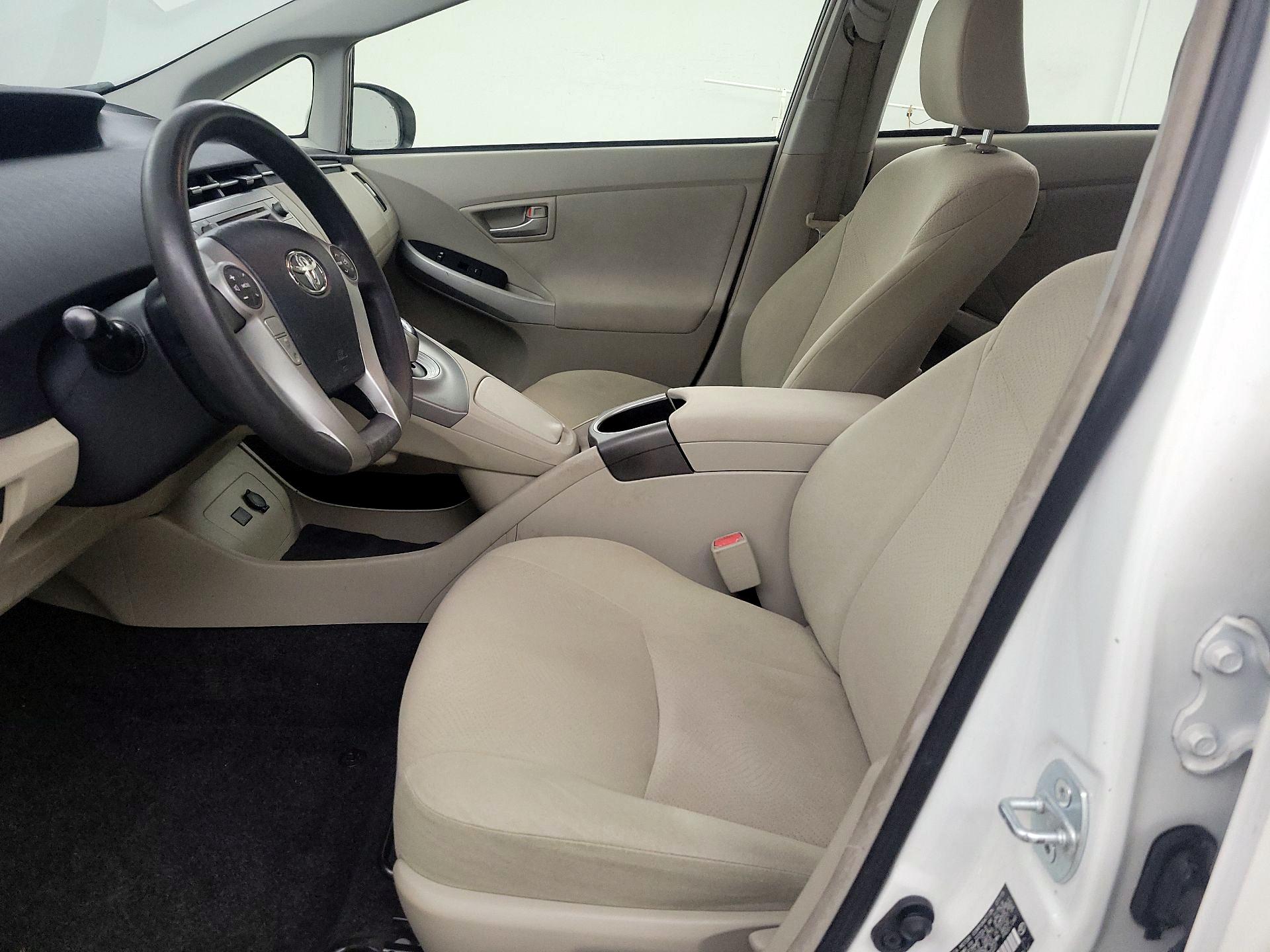 Thumbnail: 2015 Toyota Prius - 11