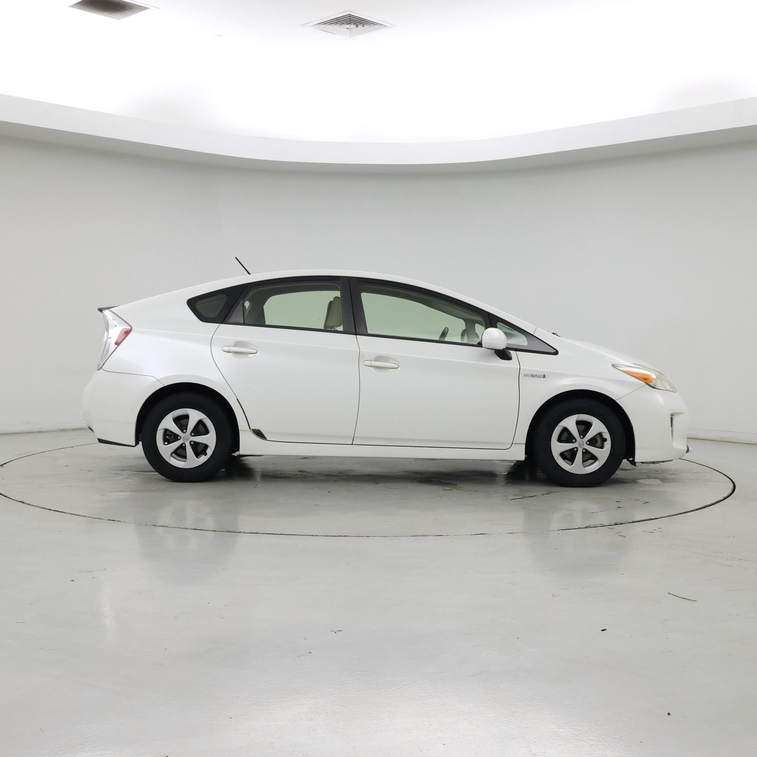 Thumbnail: 2015 Toyota Prius - 7