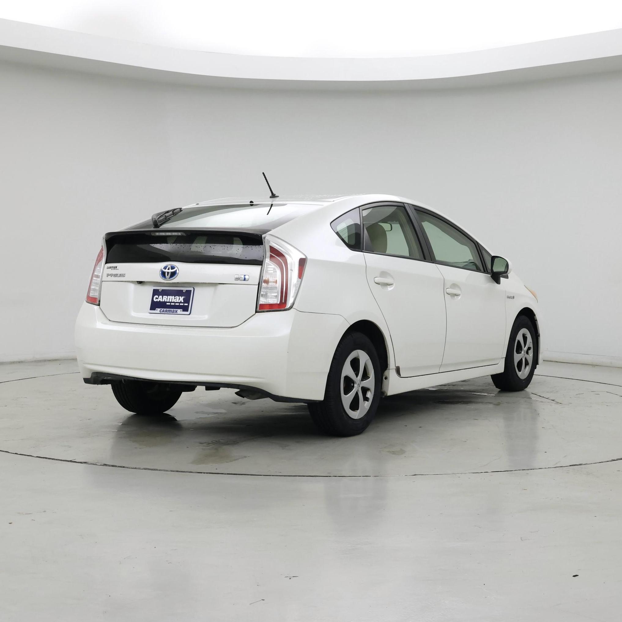 Thumbnail: 2015 Toyota Prius - 8