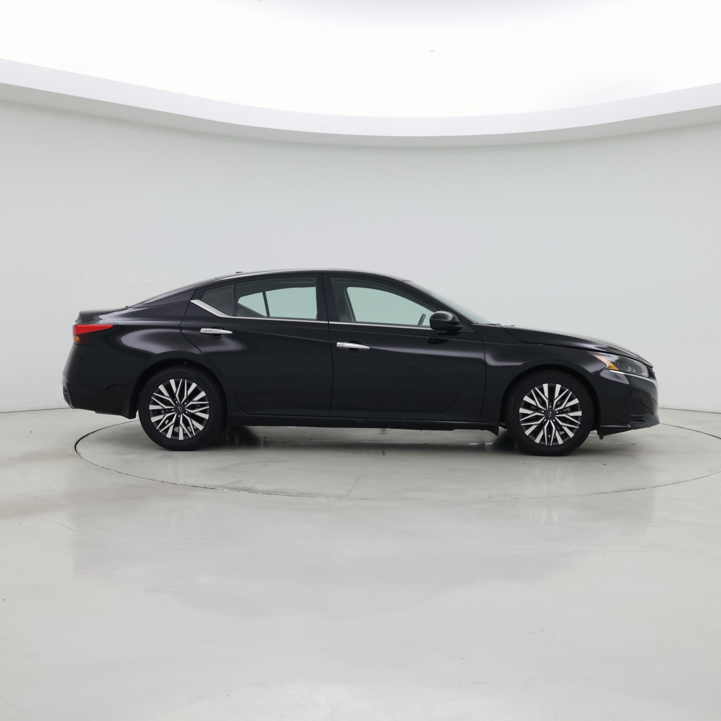 Thumbnail: 2023 Nissan Altima - 7