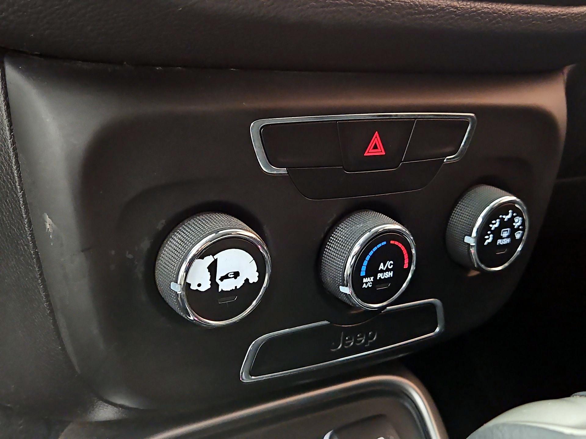 Thumbnail: 2018 Jeep Compass - 16