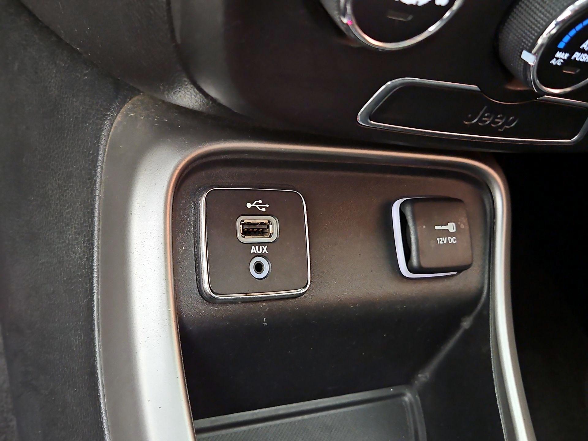 Thumbnail: 2018 Jeep Compass - 18