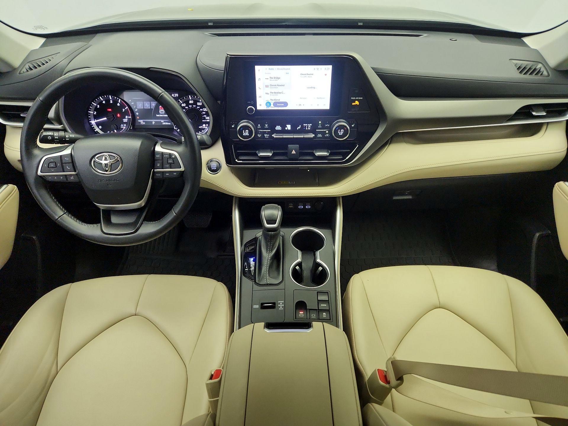 Thumbnail: 2023 Toyota Highlander - 9