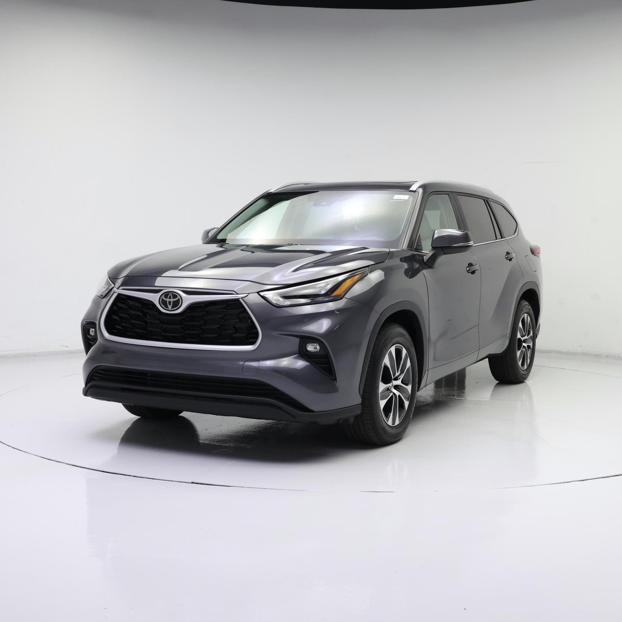 Thumbnail: 2023 Toyota Highlander - 4