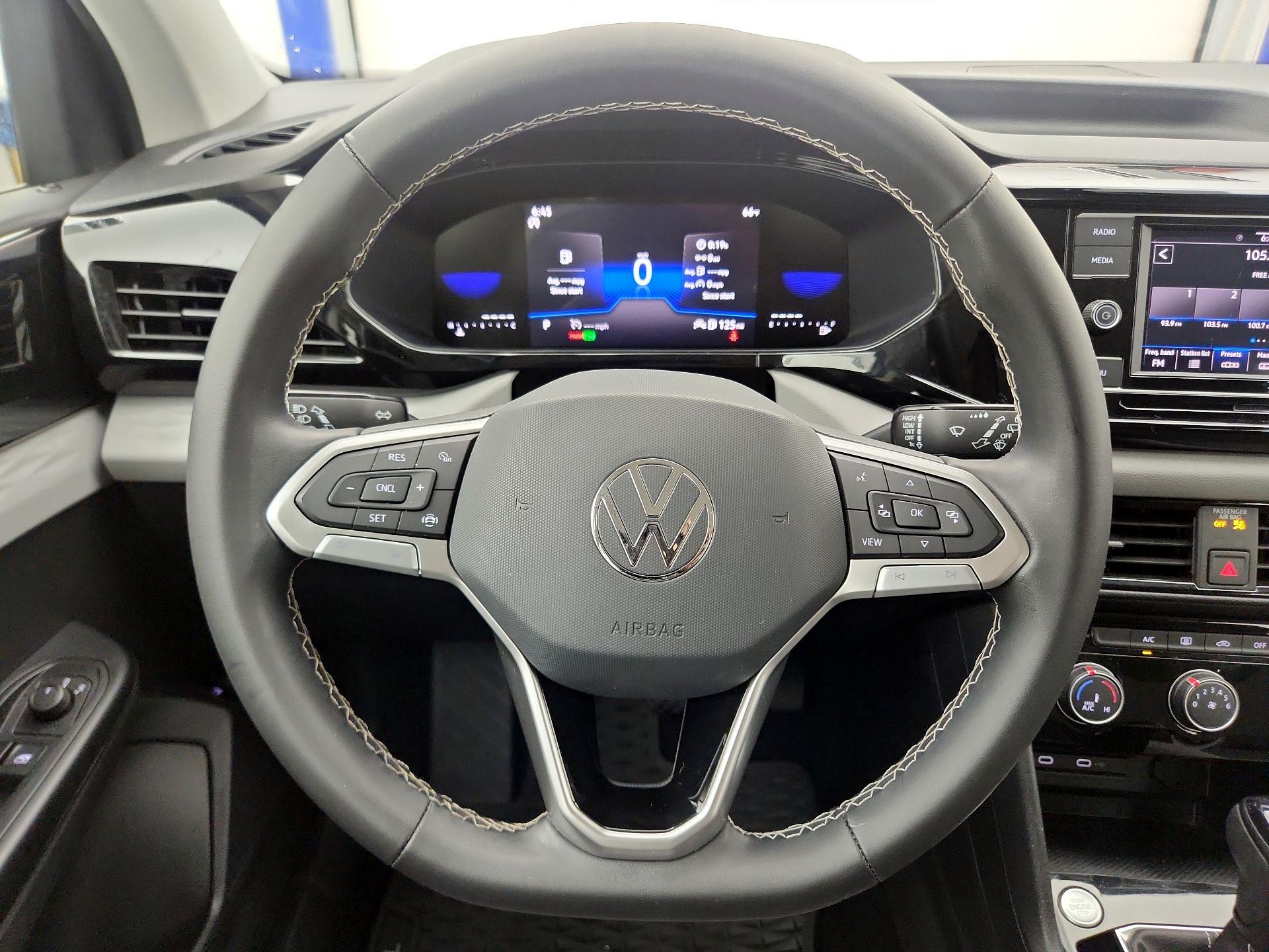 Thumbnail: 2023 Volkswagen Taos - 10