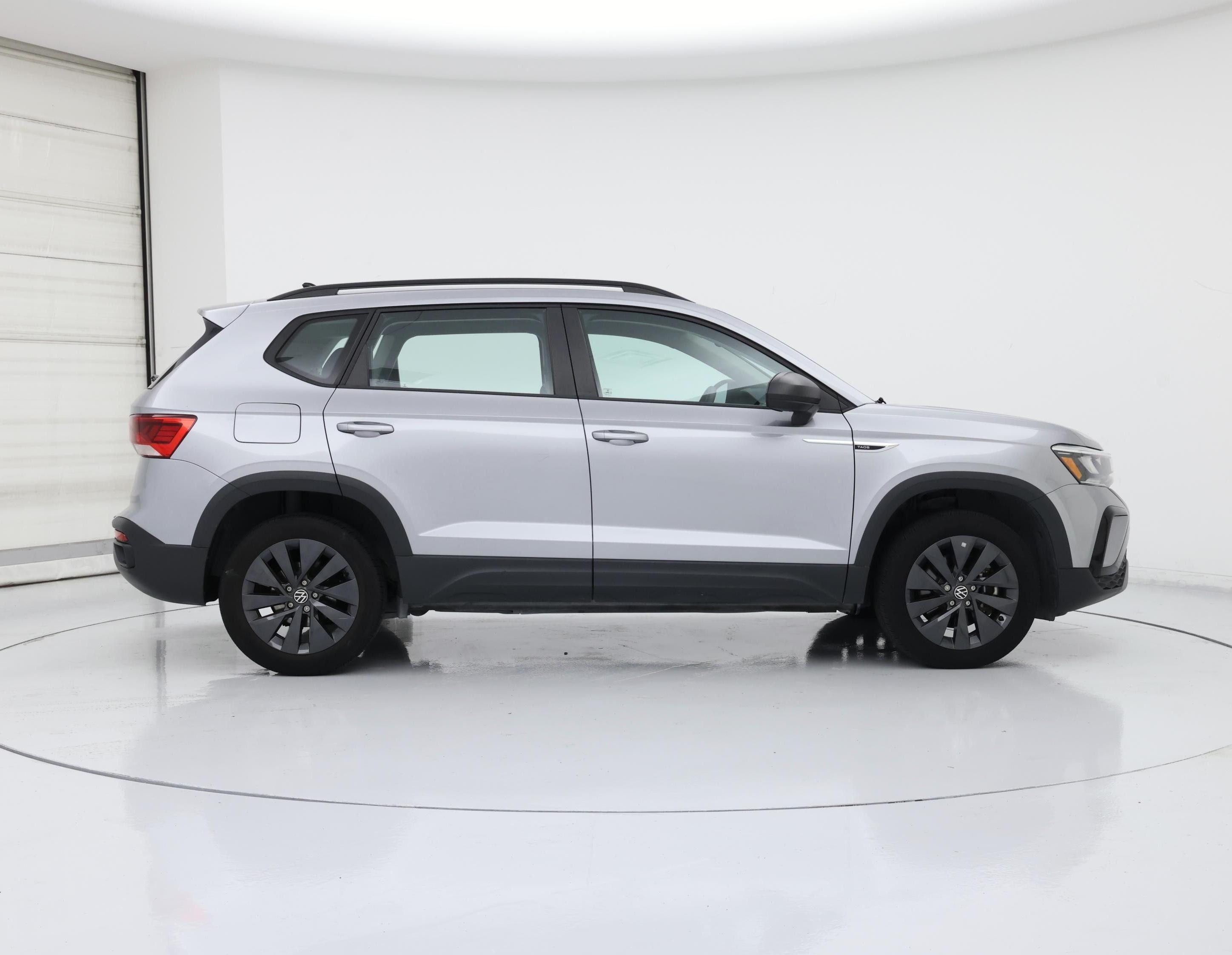 Thumbnail: 2023 Volkswagen Taos - 7