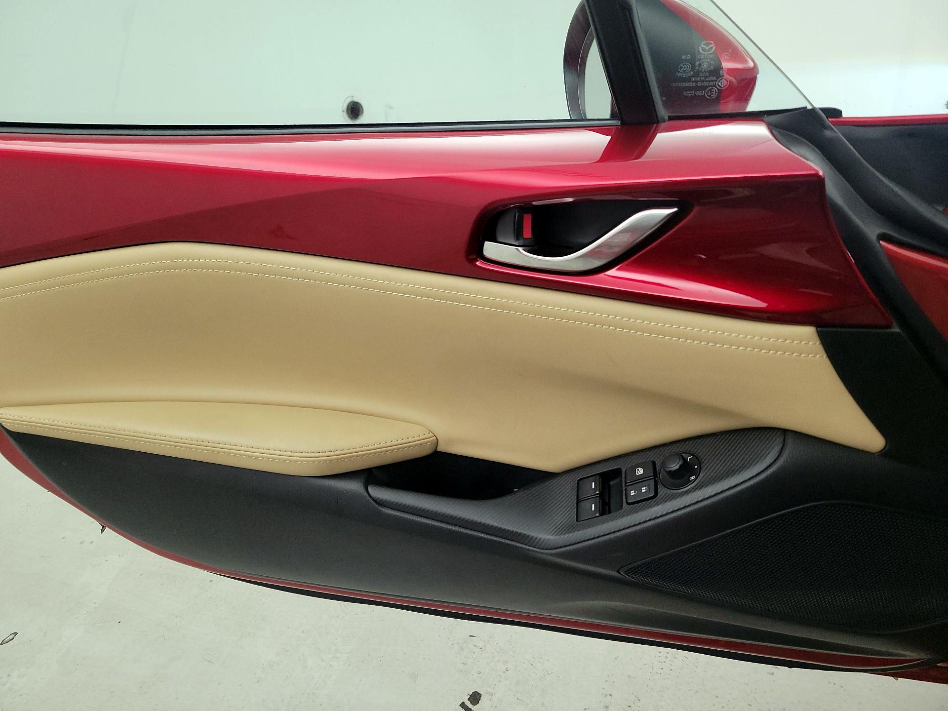 Thumbnail: 2020 Mazda MX-5 Miata - 10