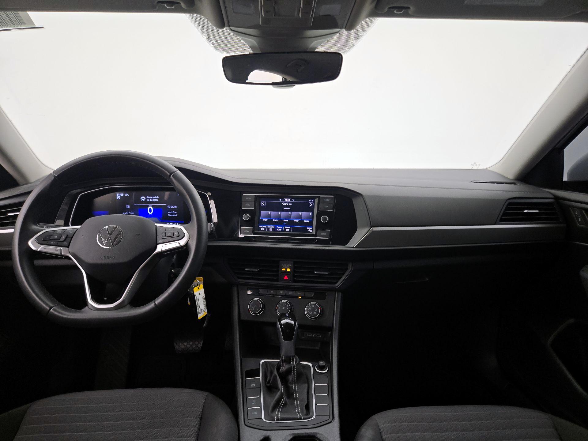 Thumbnail: 2024 Volkswagen Jetta - 9