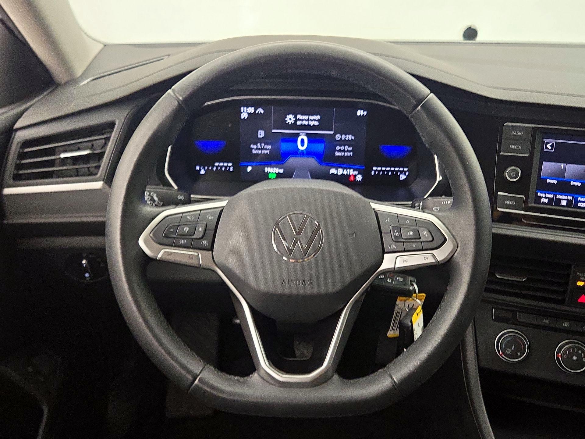 Thumbnail: 2024 Volkswagen Jetta - 10