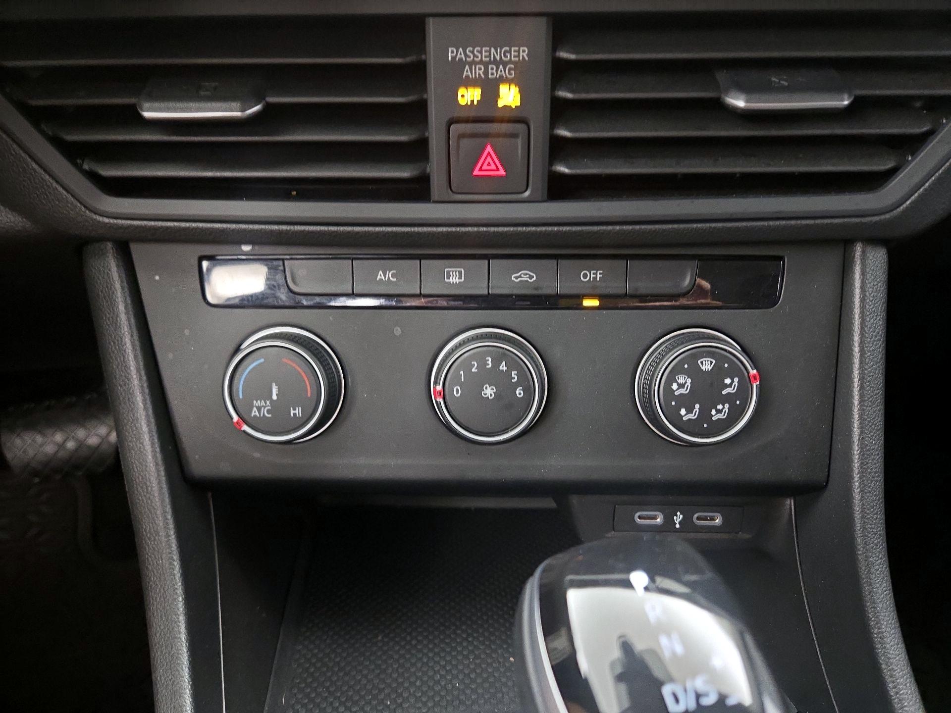 Thumbnail: 2024 Volkswagen Jetta - 16