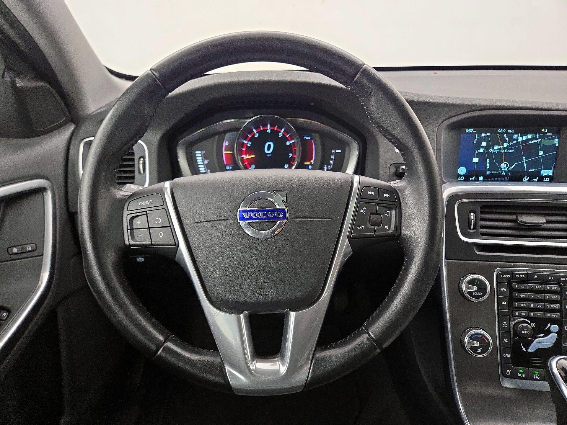 Thumbnail: 2016 Volvo S60 - 10