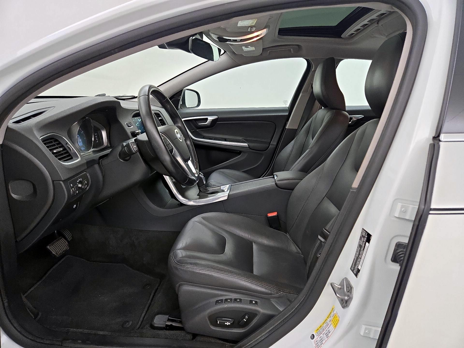 Thumbnail: 2016 Volvo S60 - 11