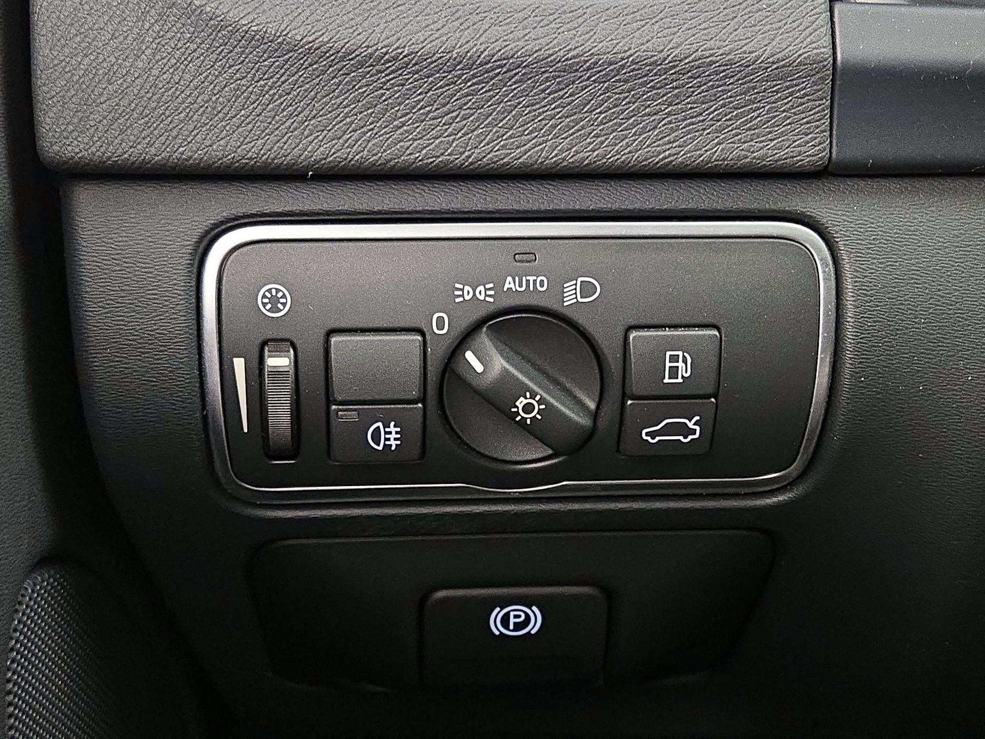 Thumbnail: 2016 Volvo S60 - 13