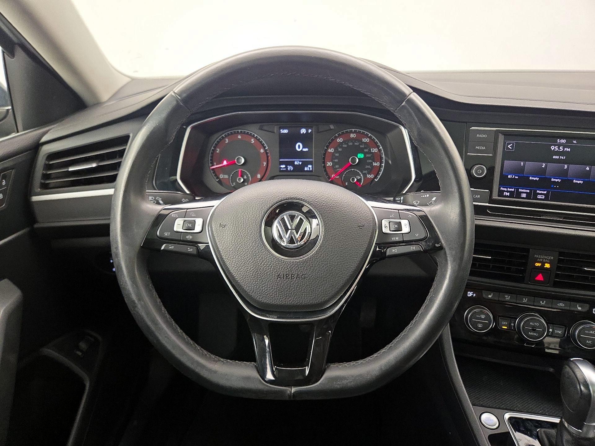 Thumbnail: 2019 Volkswagen Jetta - 10