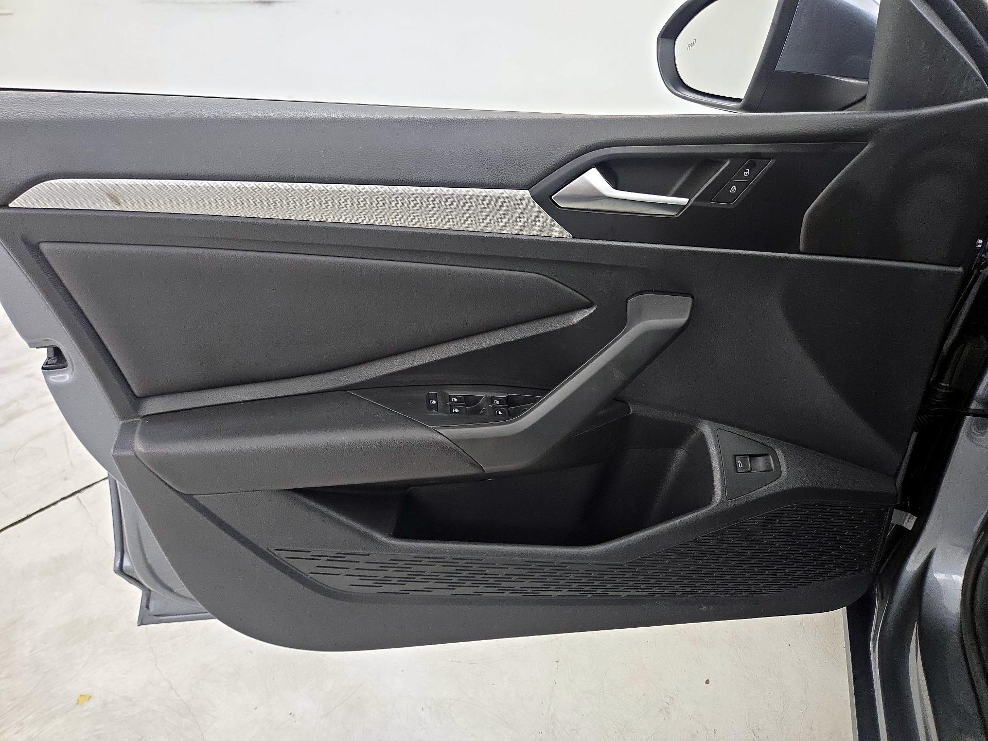 Thumbnail: 2019 Volkswagen Jetta - 12