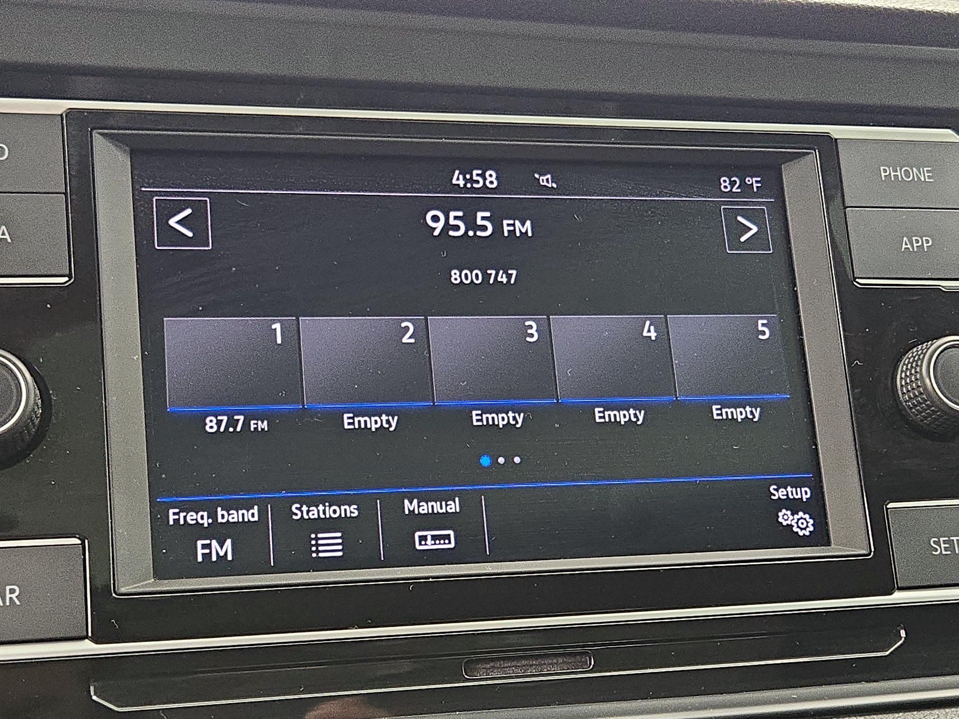 Thumbnail: 2019 Volkswagen Jetta - 15