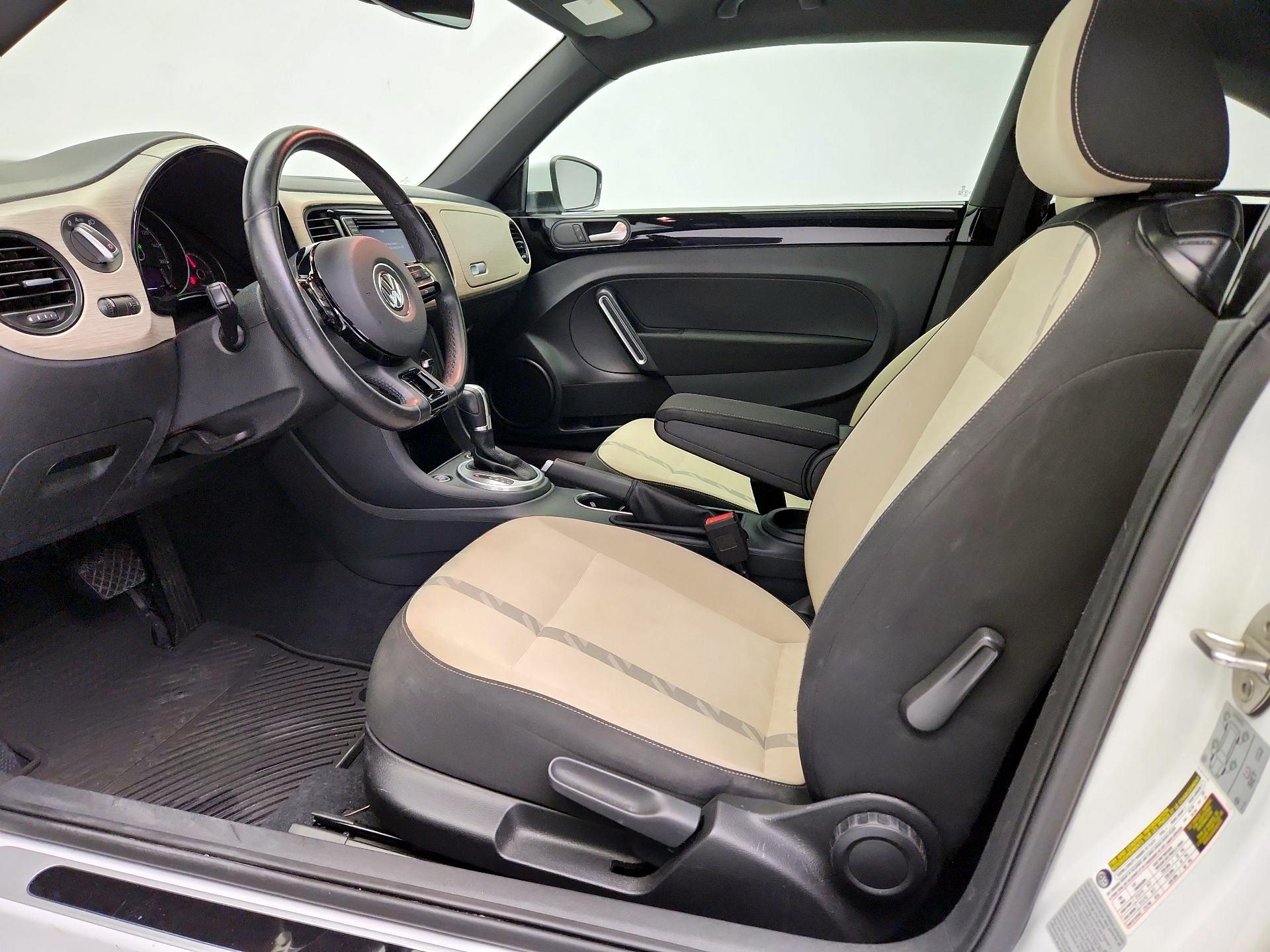 Thumbnail: 2018 Volkswagen Beetle - 11