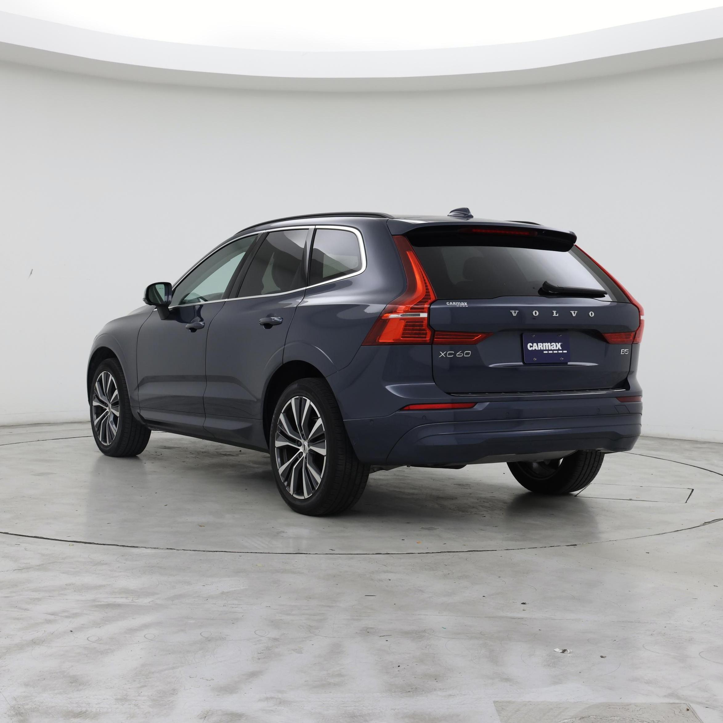 Thumbnail: 2022 Volvo XC60 - 2