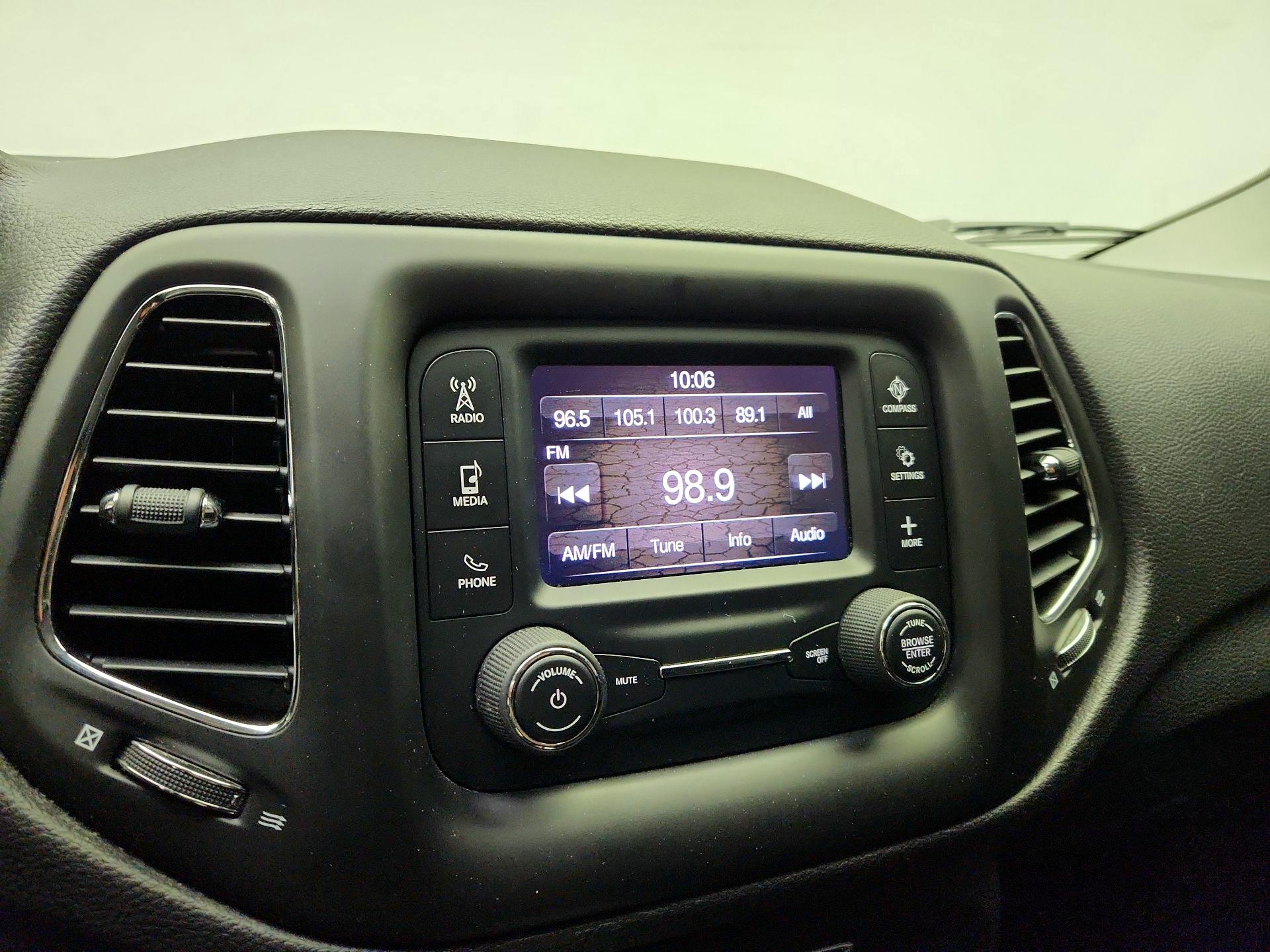 Thumbnail: 2017 Jeep Compass - 15