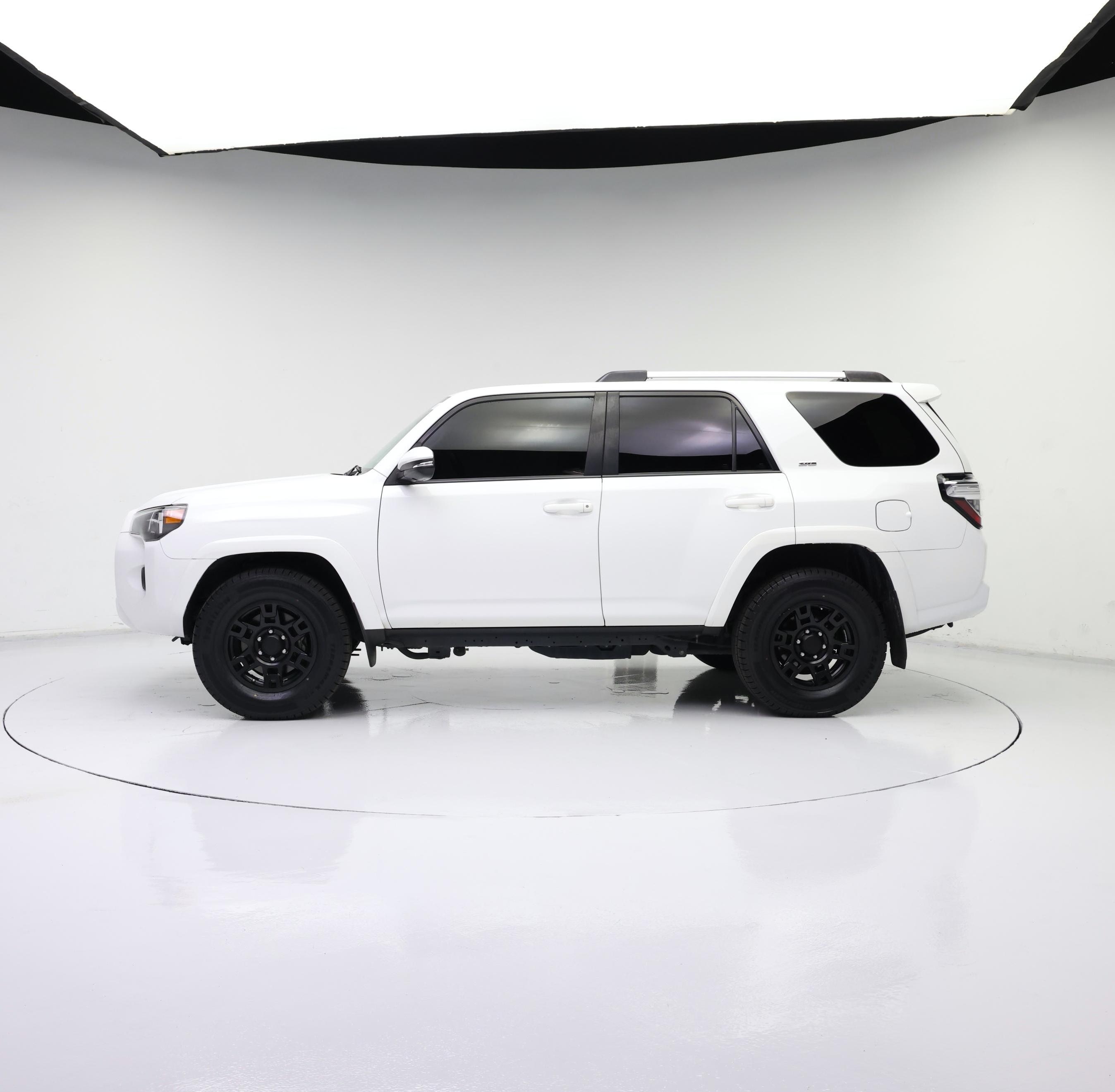 Thumbnail: 2021 Toyota 4Runner - 3