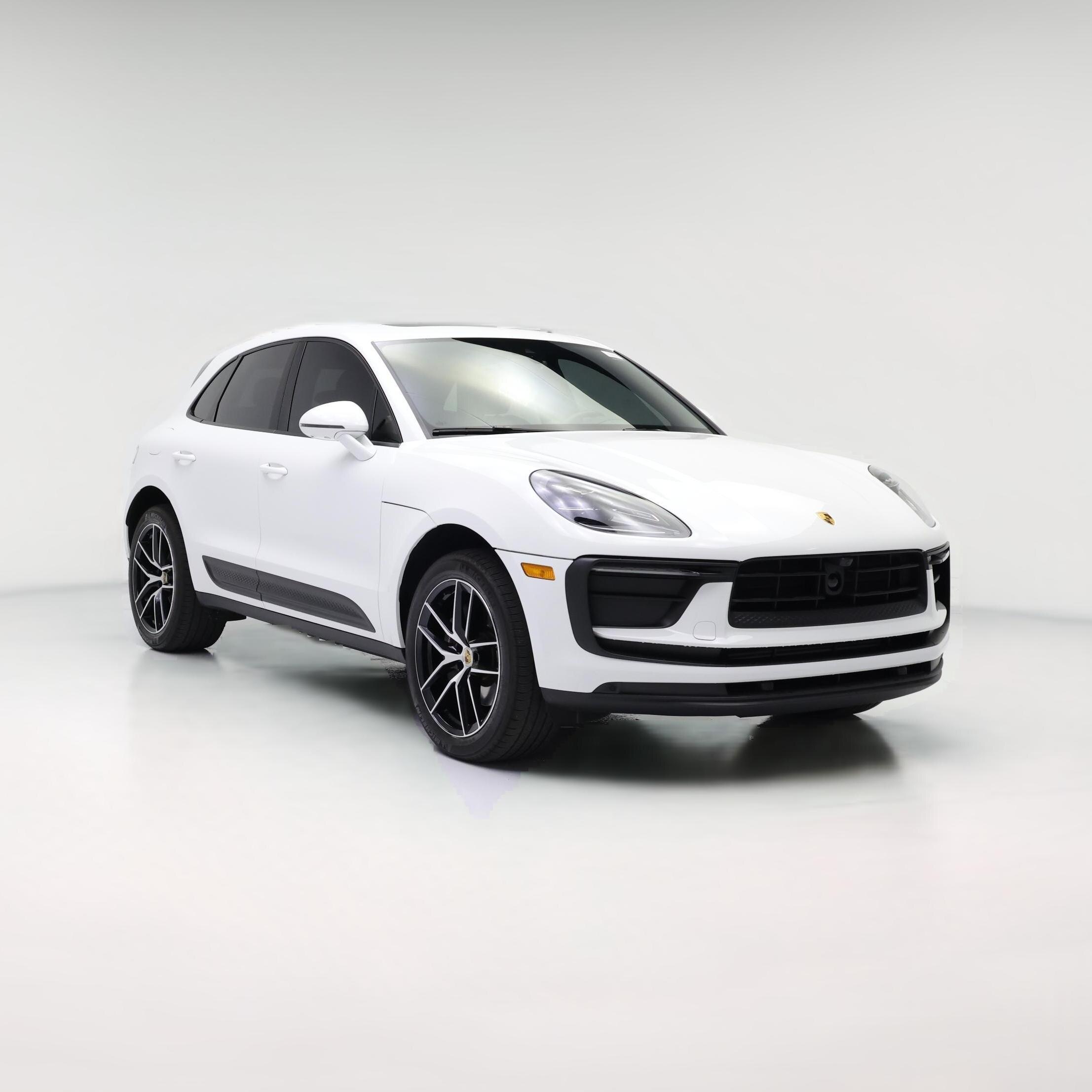 Thumbnail: 2023 Porsche Macan - 1