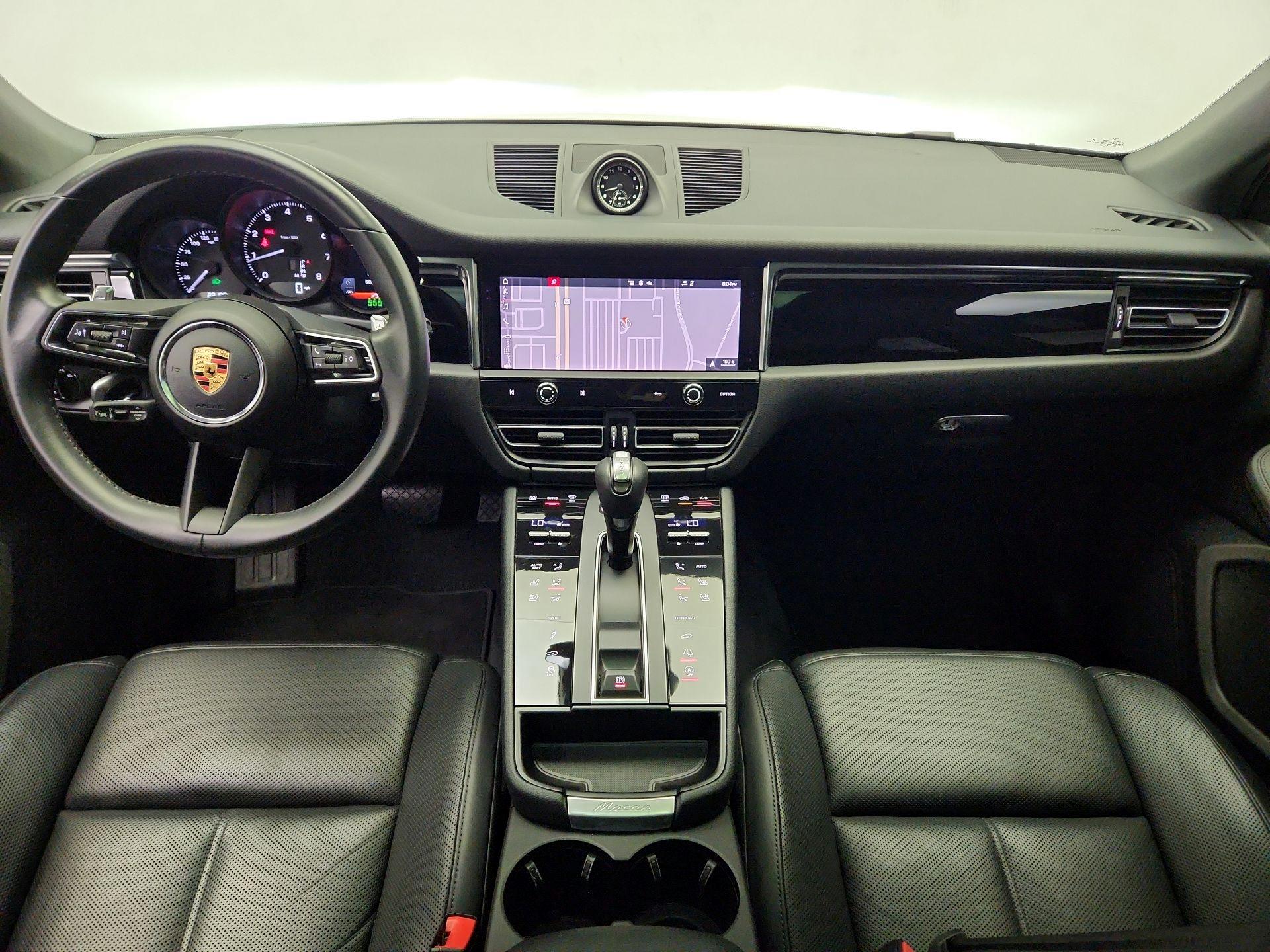 Thumbnail: 2023 Porsche Macan - 9