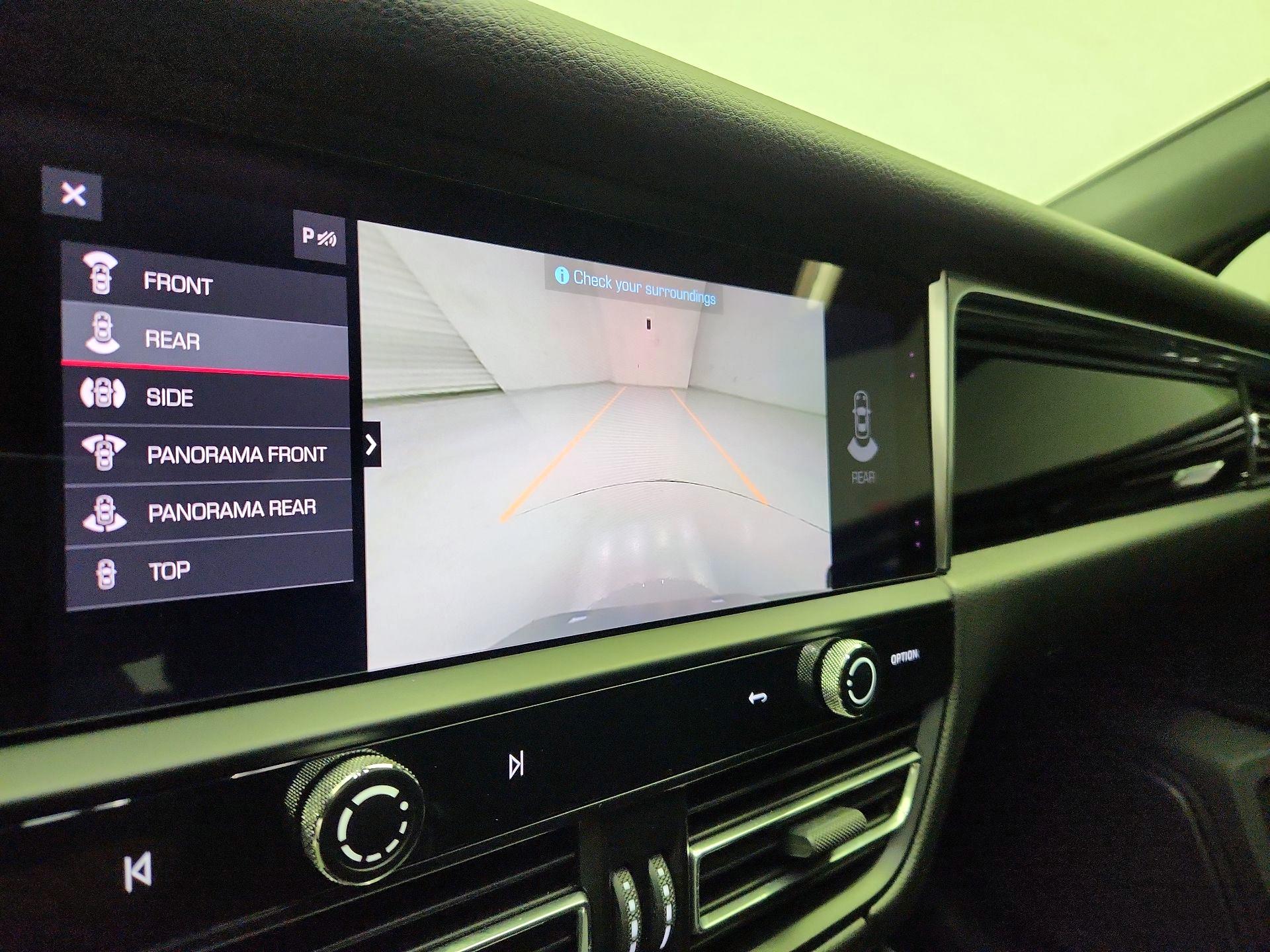 Thumbnail: 2023 Porsche Macan - 15