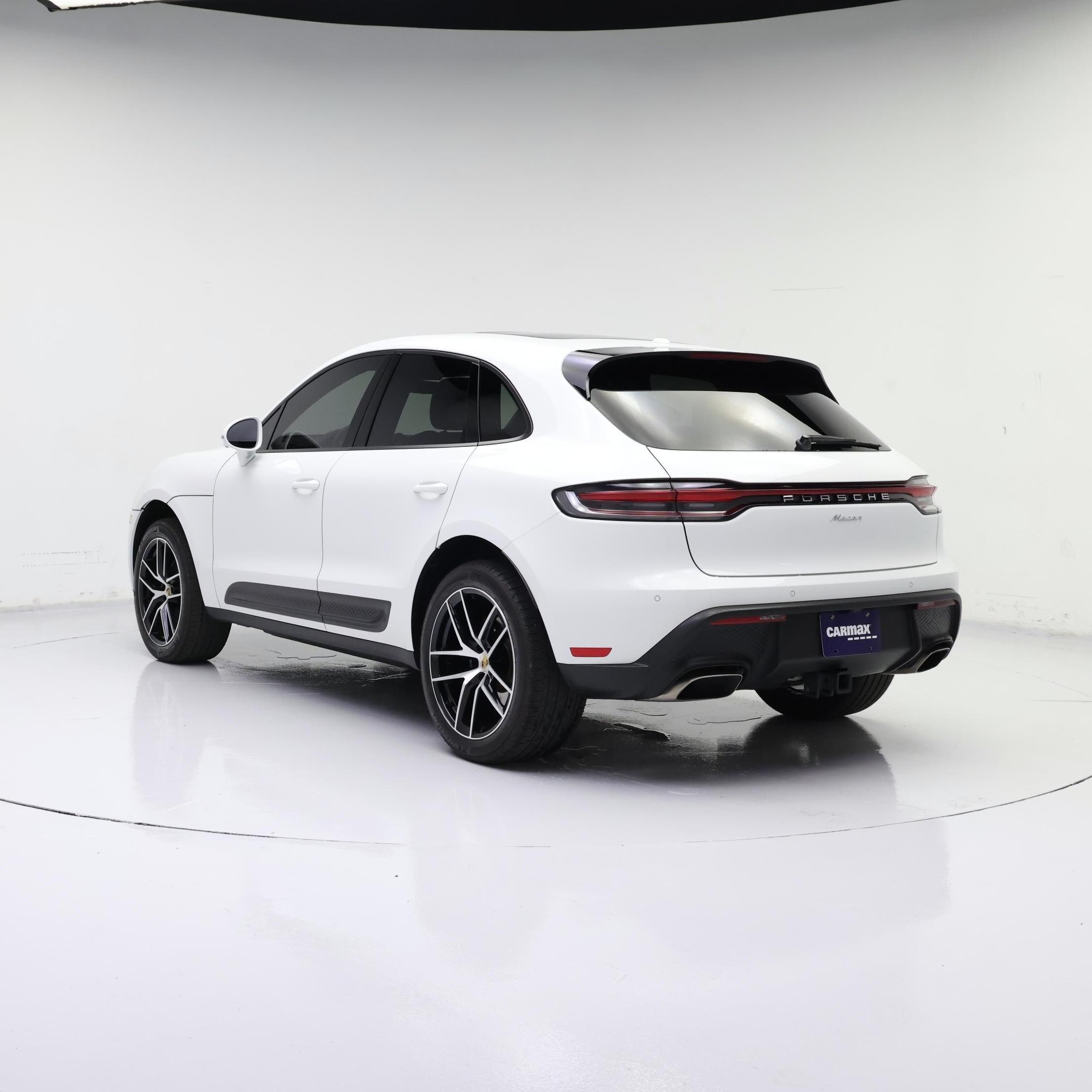 Thumbnail: 2023 Porsche Macan - 2