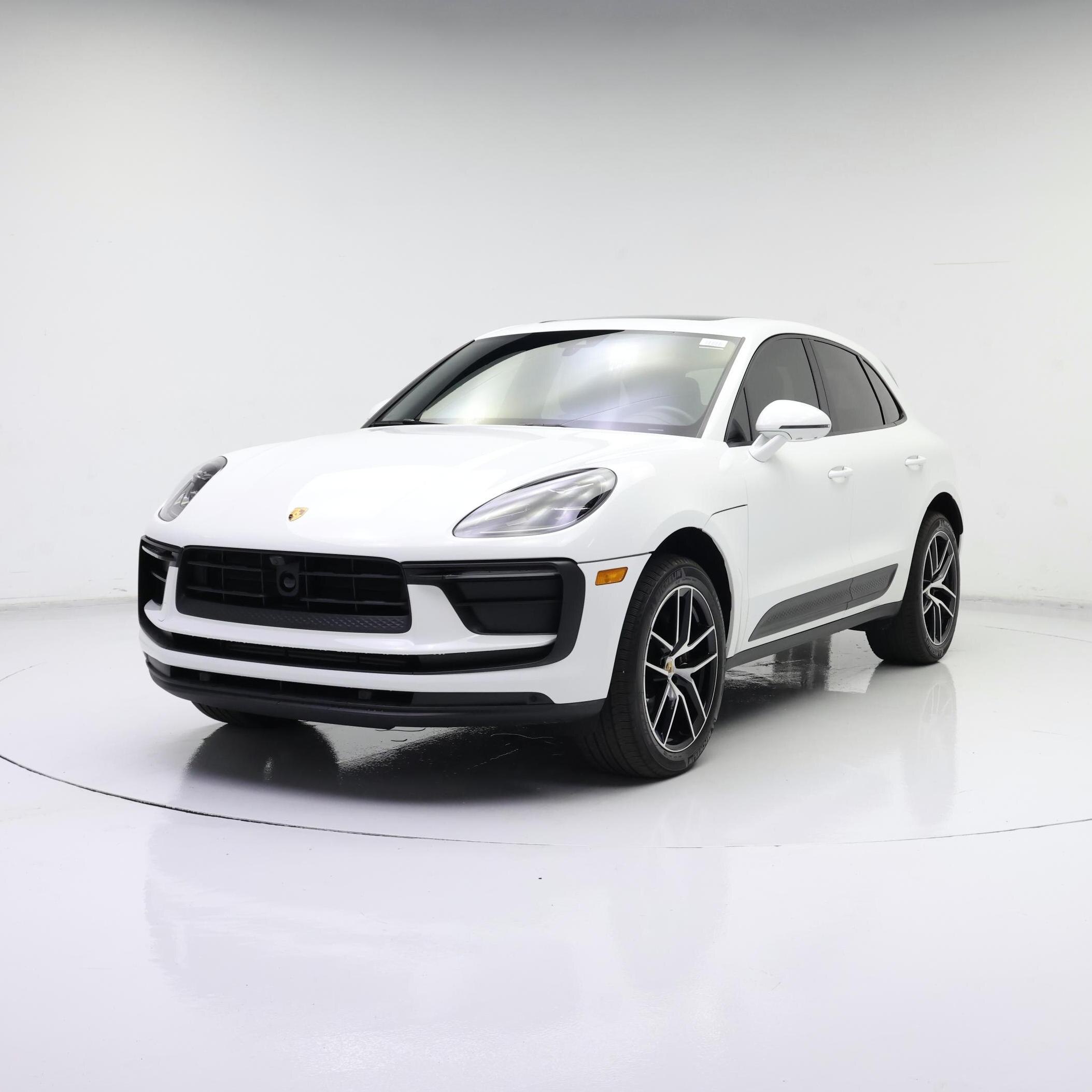 Thumbnail: 2023 Porsche Macan - 4