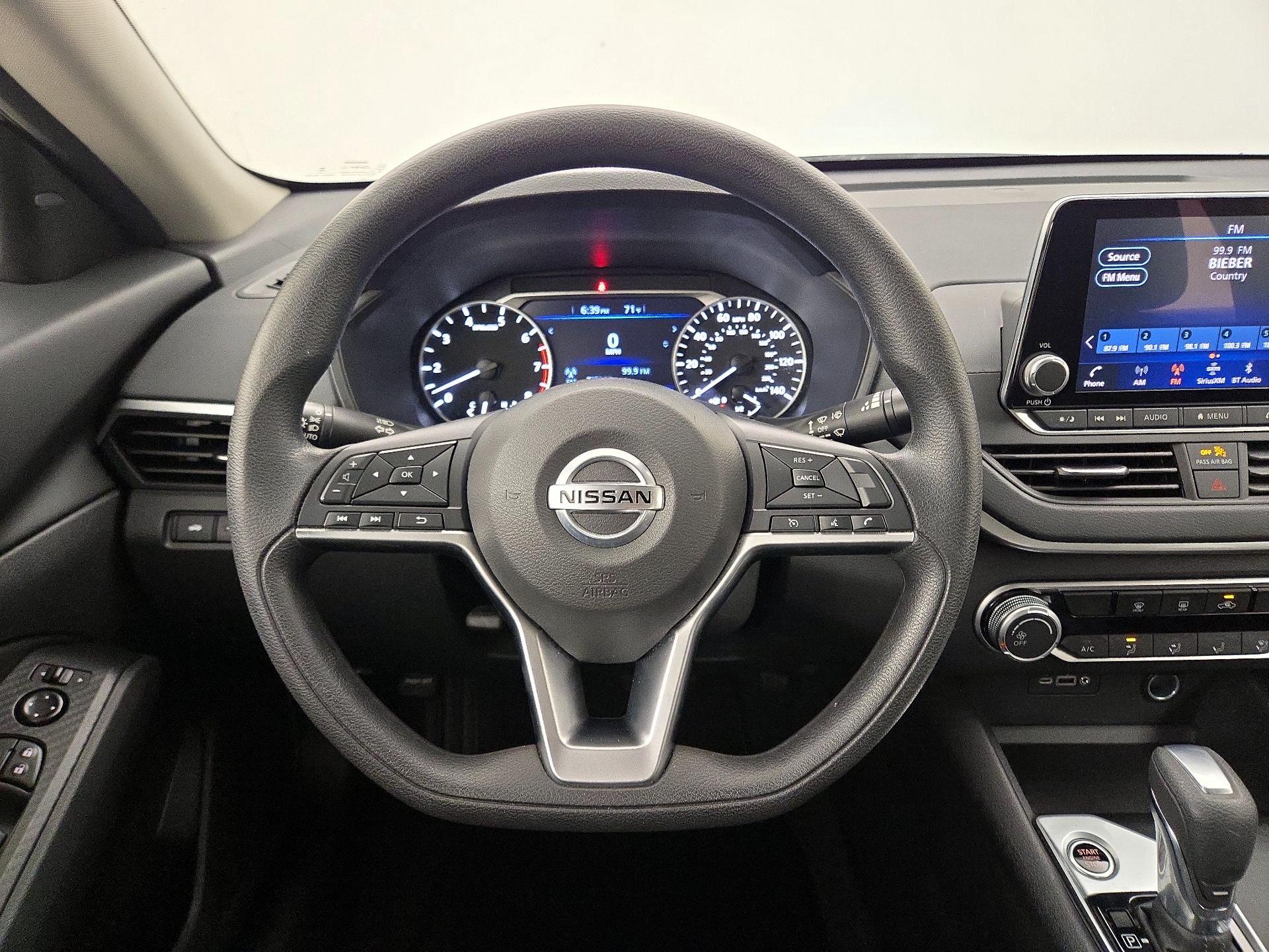 Thumbnail: 2022 Nissan Altima - 10