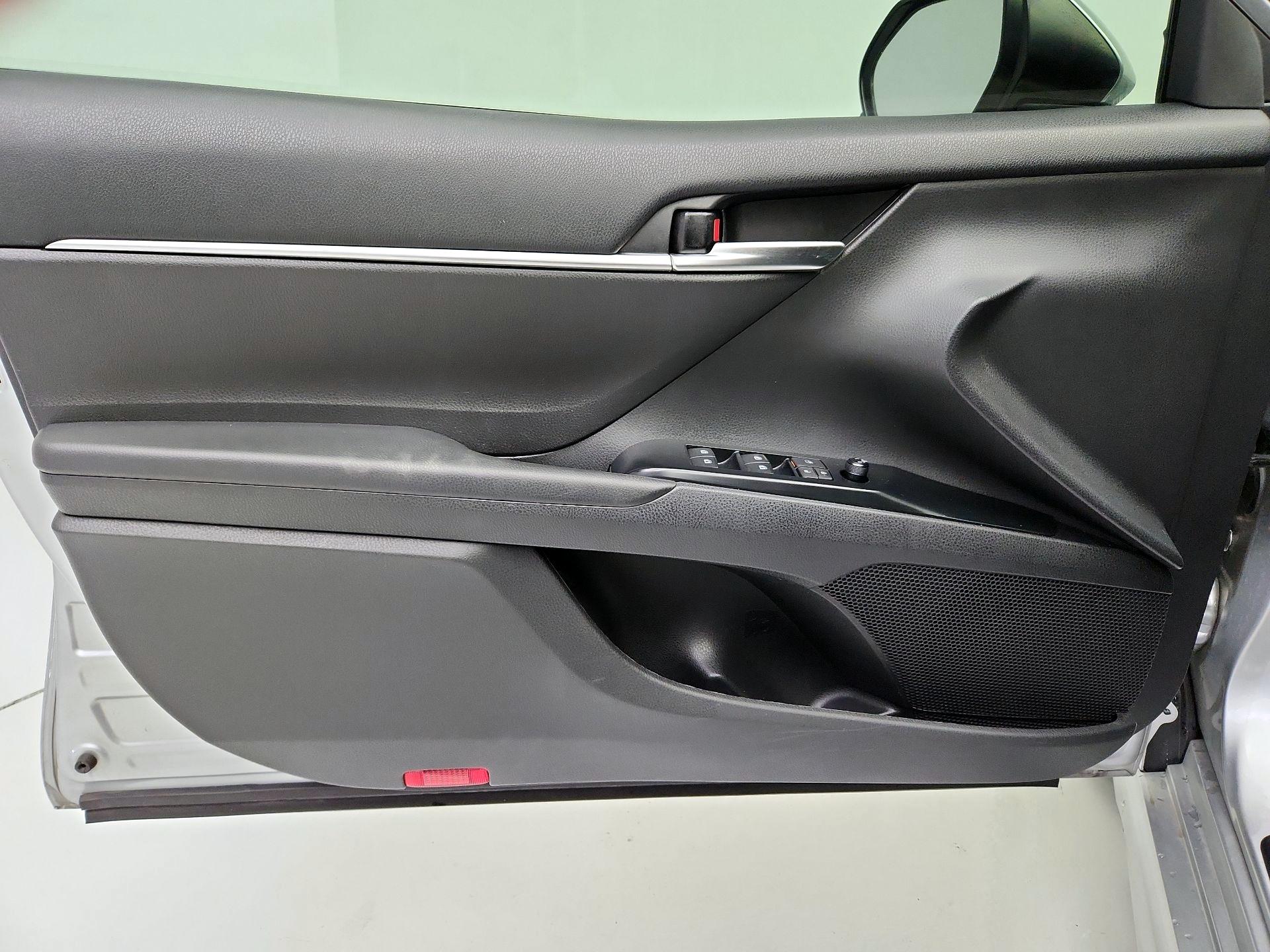 Thumbnail: 2020 Toyota Camry - 12