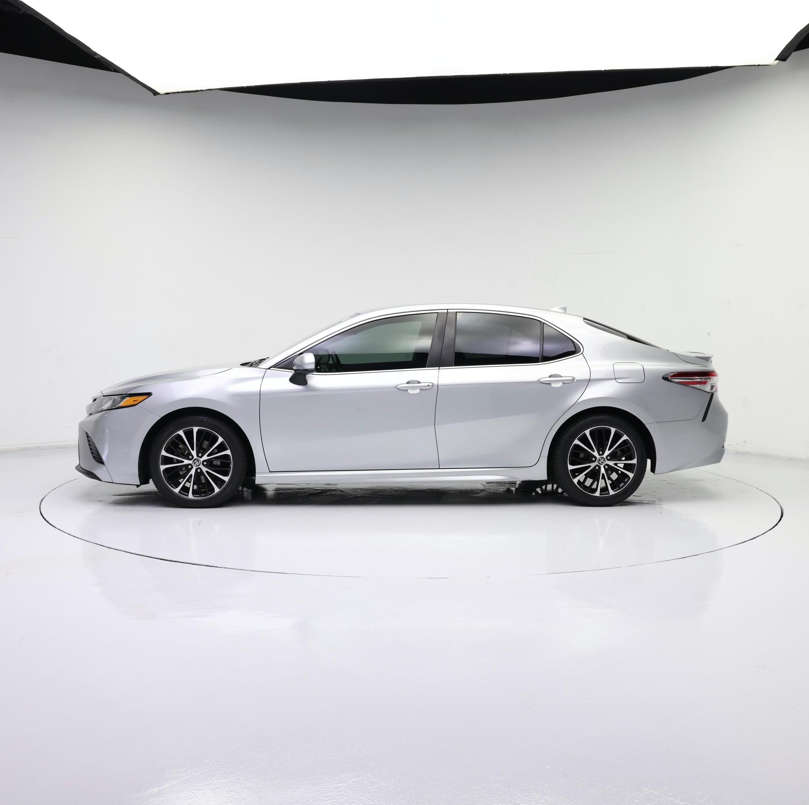 Thumbnail: 2020 Toyota Camry - 3