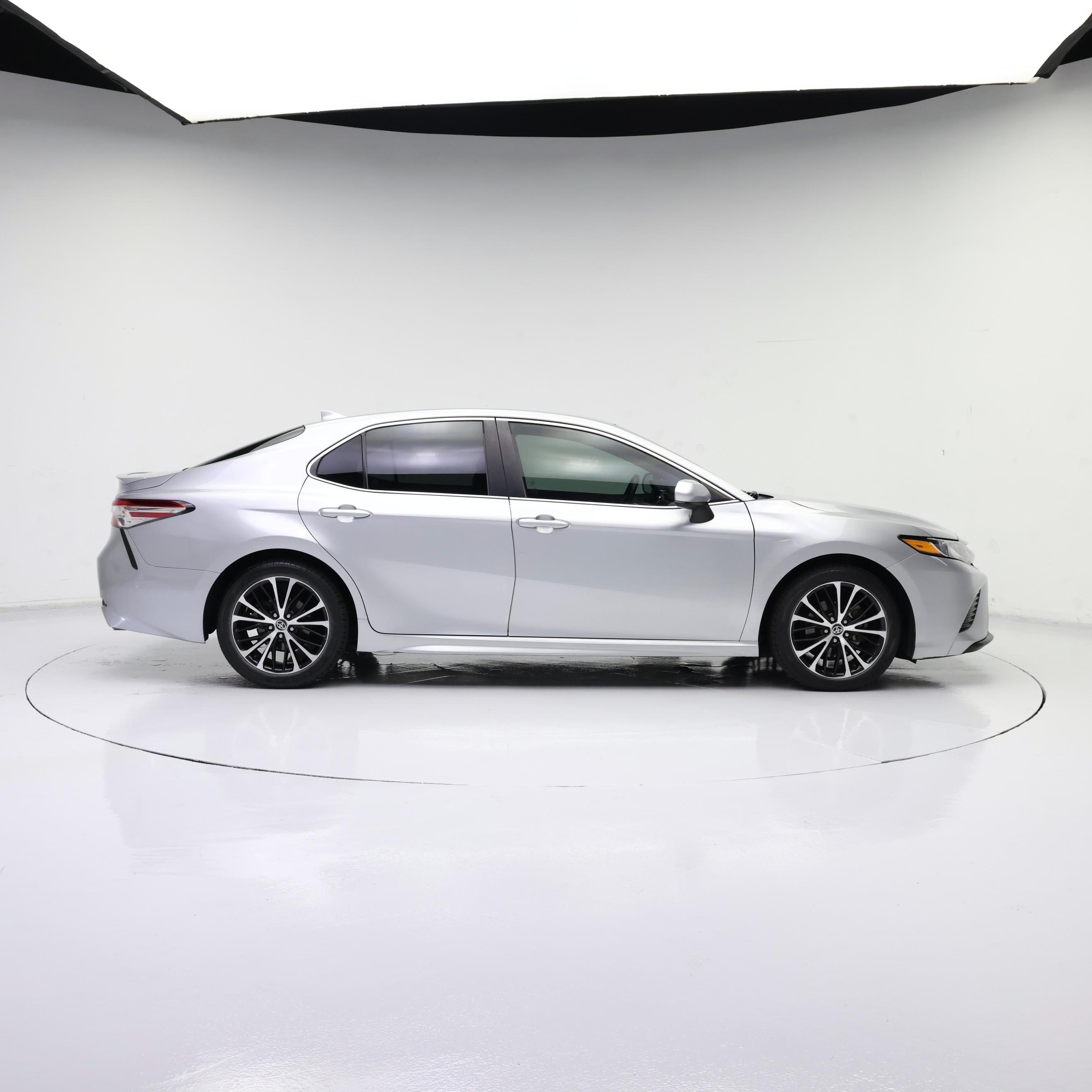Thumbnail: 2020 Toyota Camry - 7