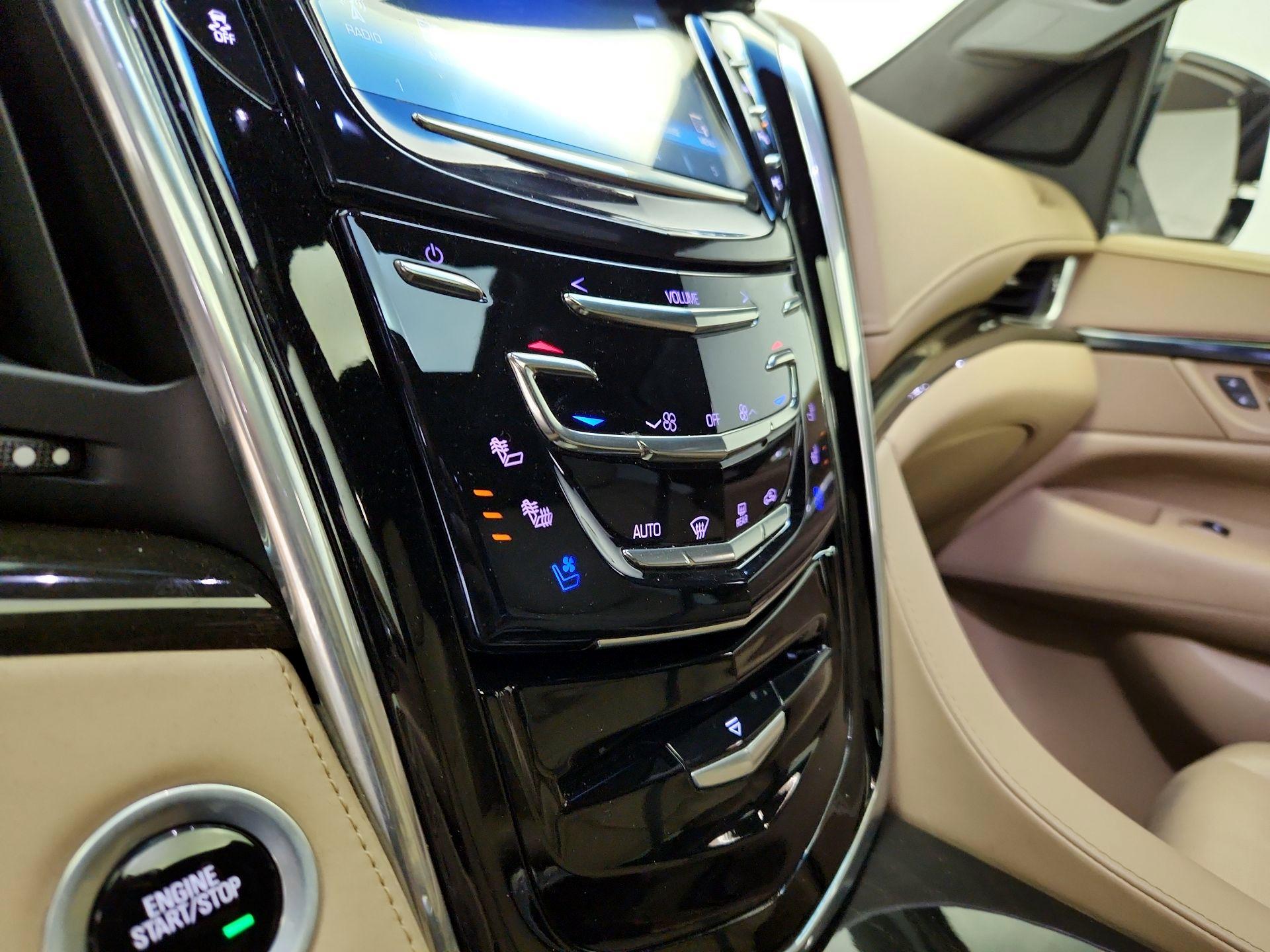 Thumbnail: 2018 Cadillac Escalade - 17