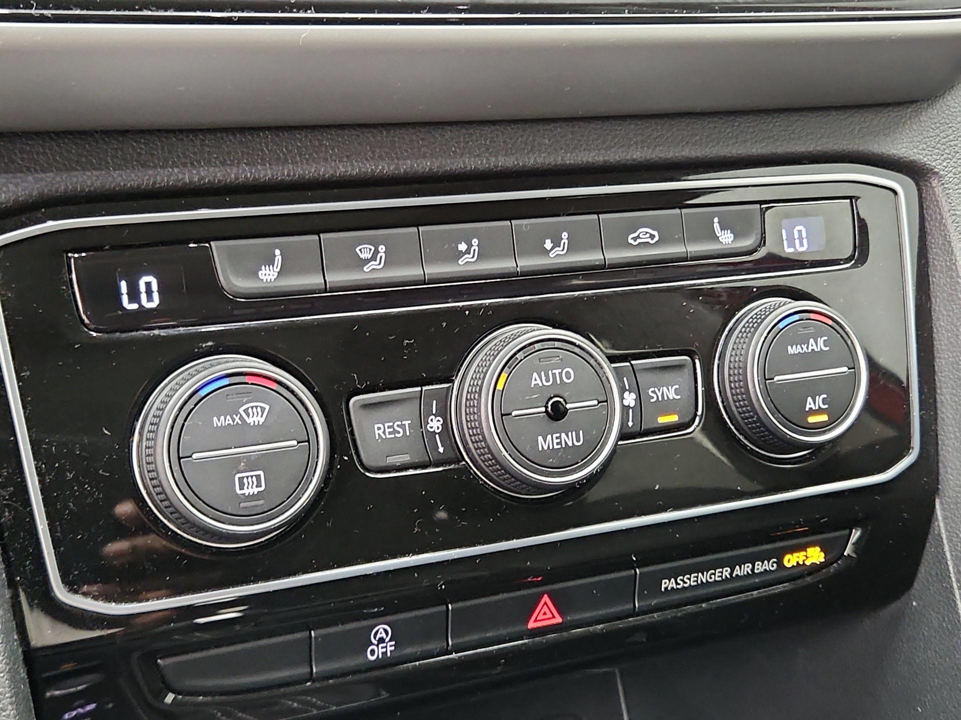 Thumbnail: 2023 Volkswagen Atlas - 16