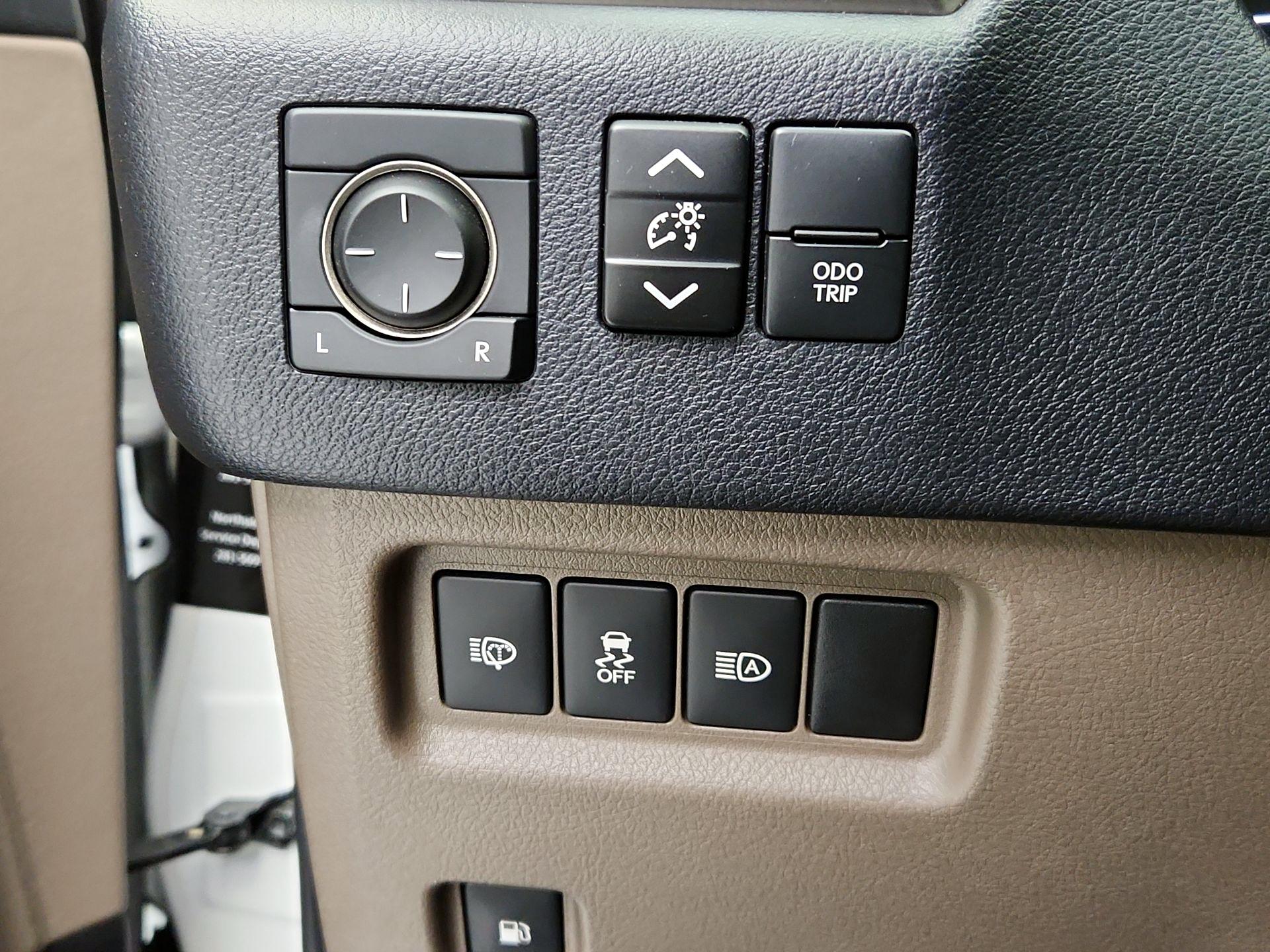 Thumbnail: 2020 Lexus GX - 13