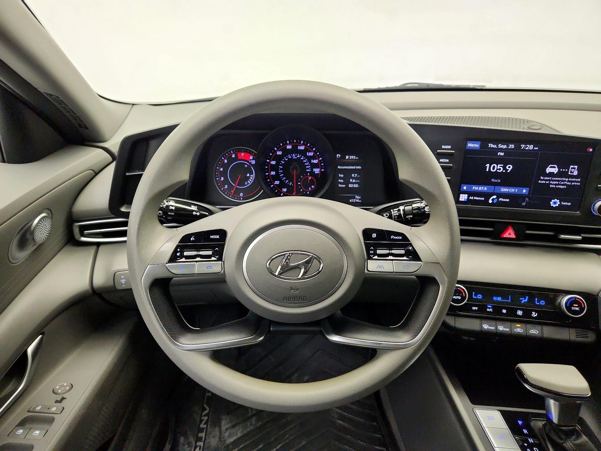 Thumbnail: 2022 Hyundai Elantra - 10
