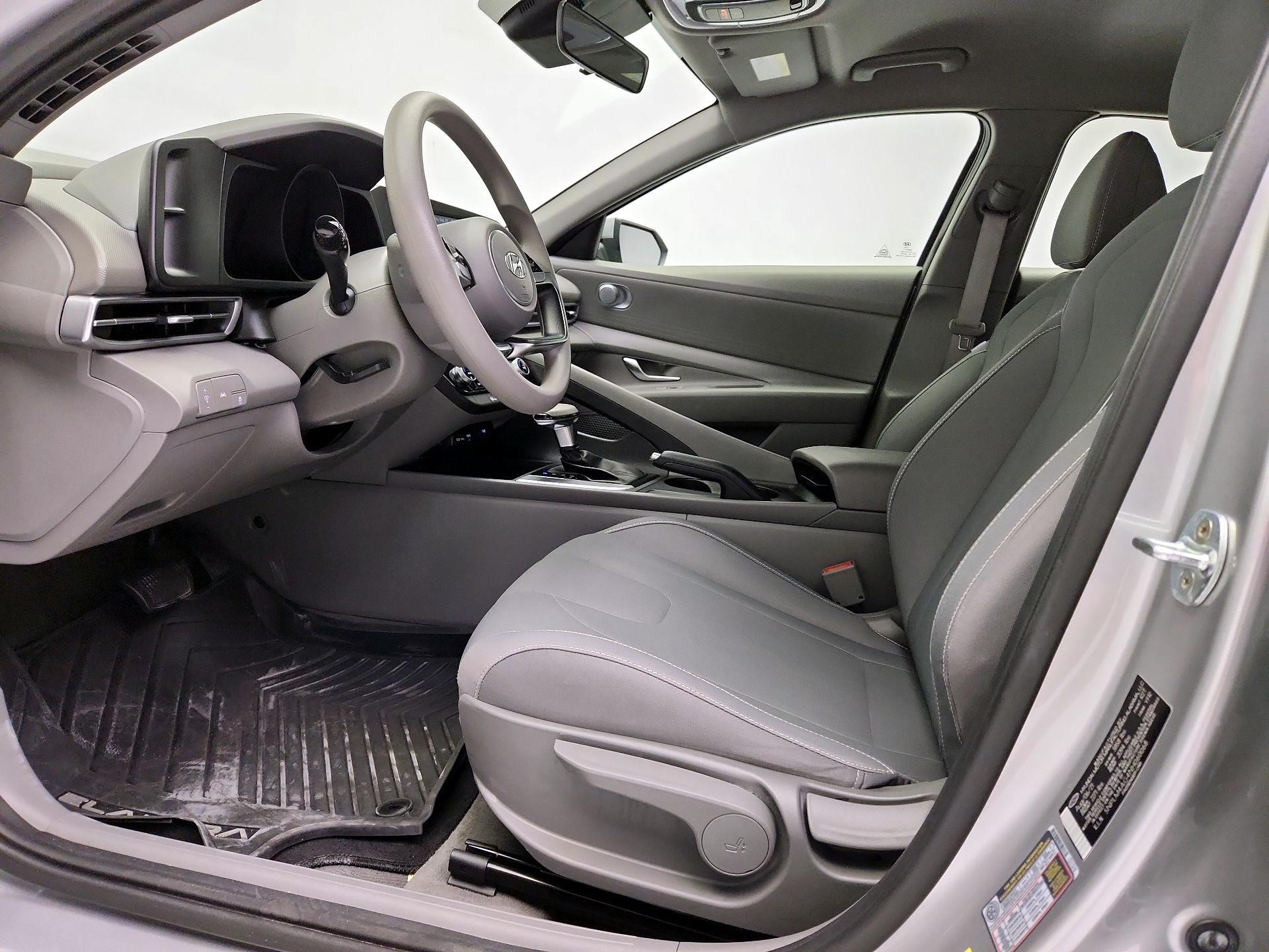 Thumbnail: 2022 Hyundai Elantra - 11