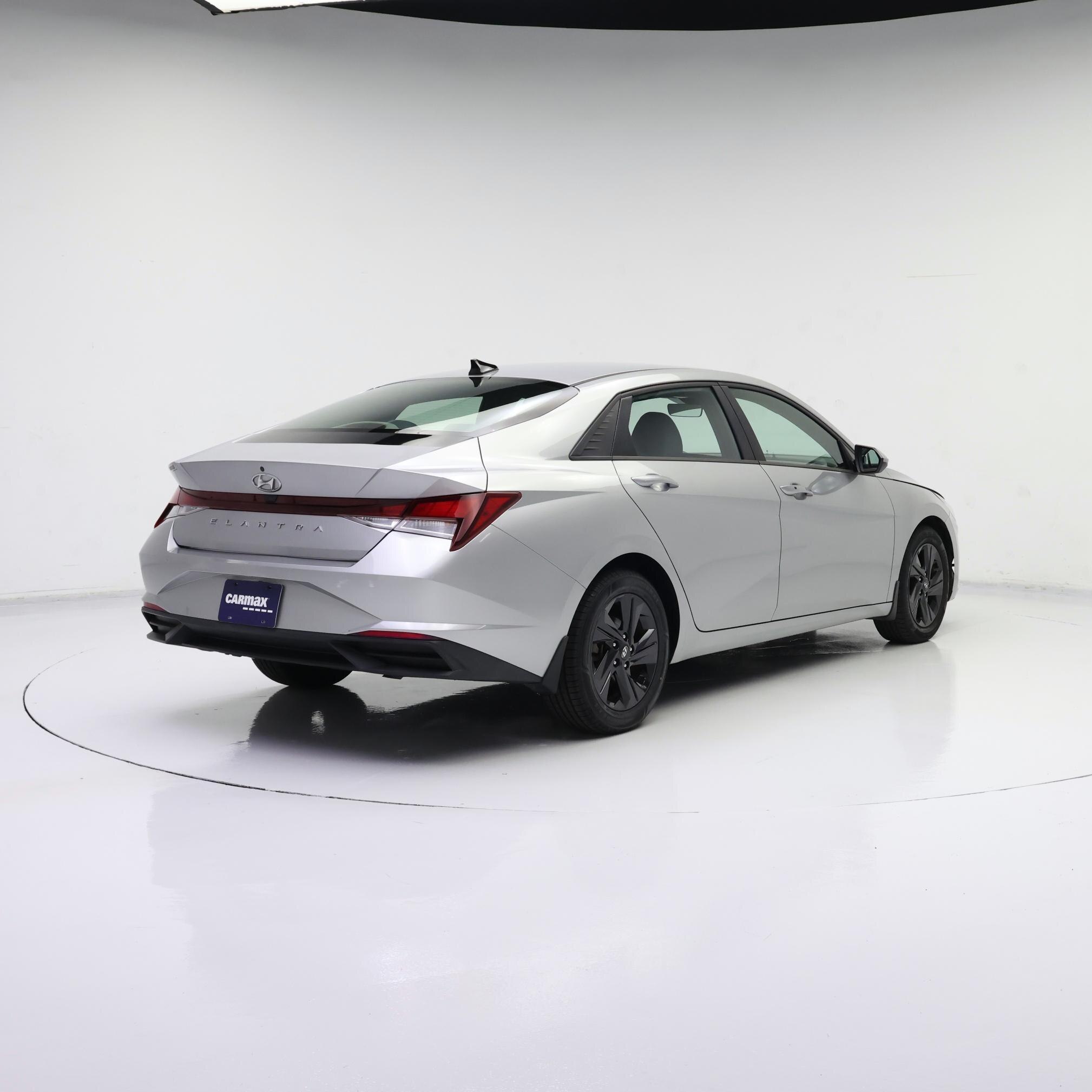 Thumbnail: 2022 Hyundai Elantra - 8