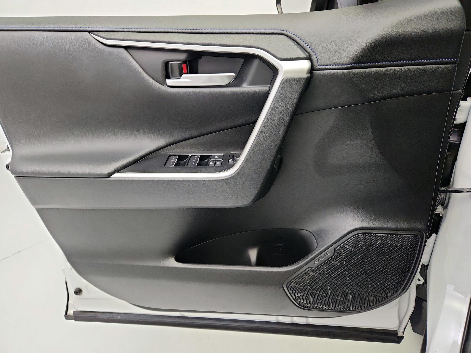 Thumbnail: 2023 Toyota RAV4 - 12