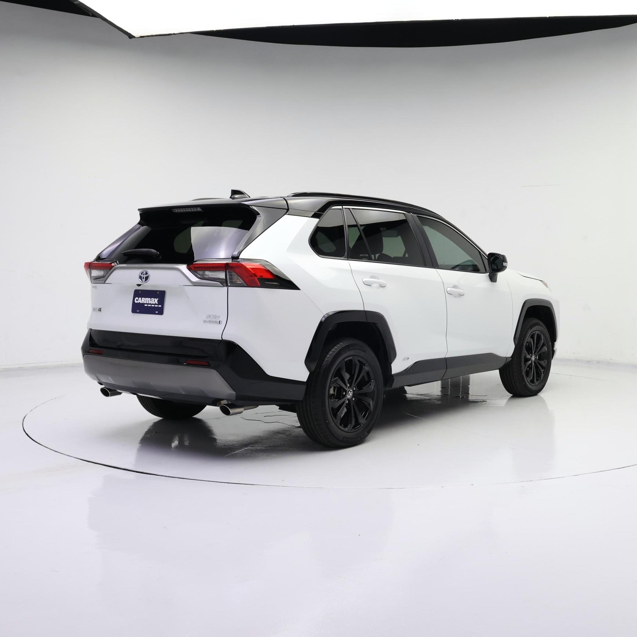 Thumbnail: 2023 Toyota RAV4 - 8