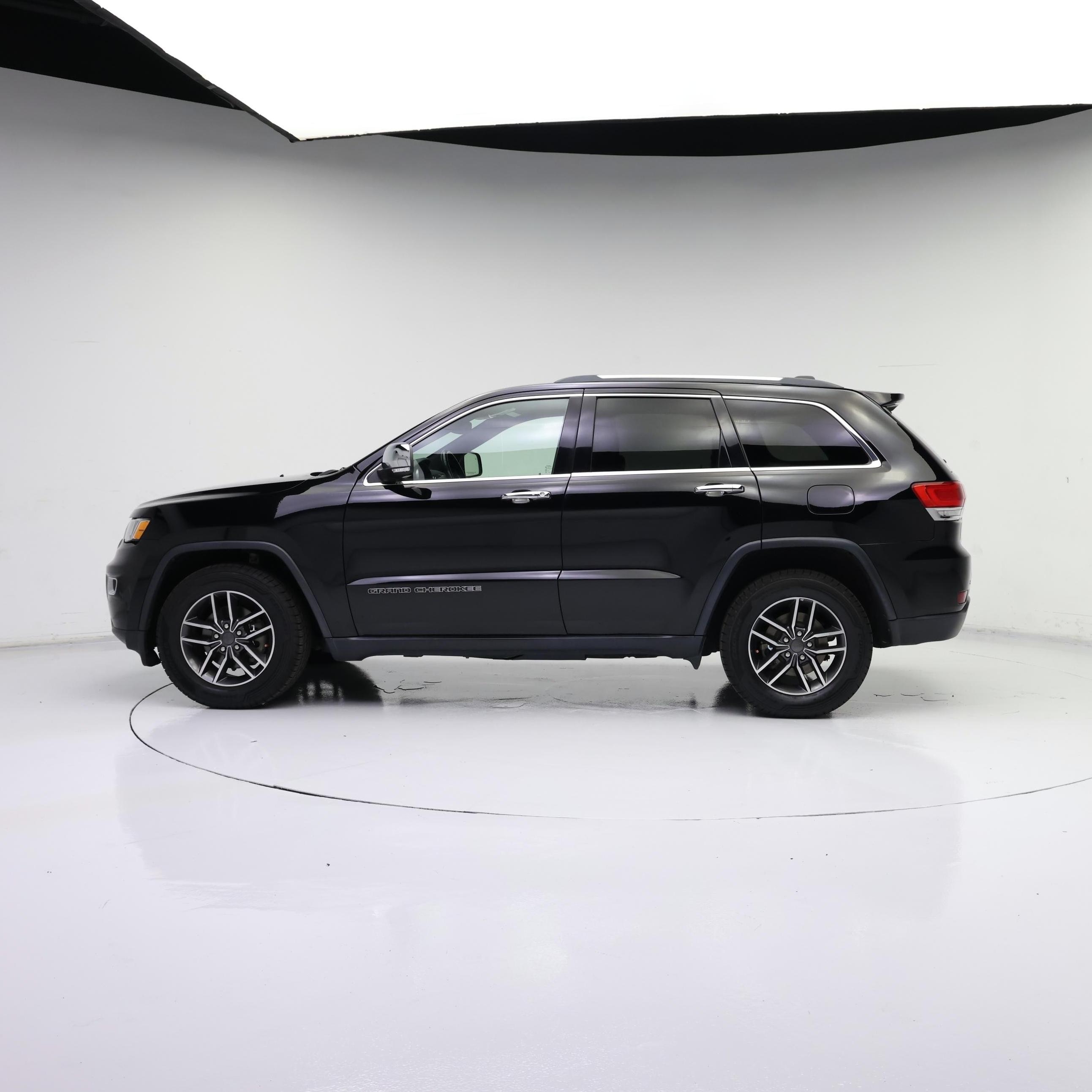 Thumbnail: 2019 Jeep Grand Cherokee - 3