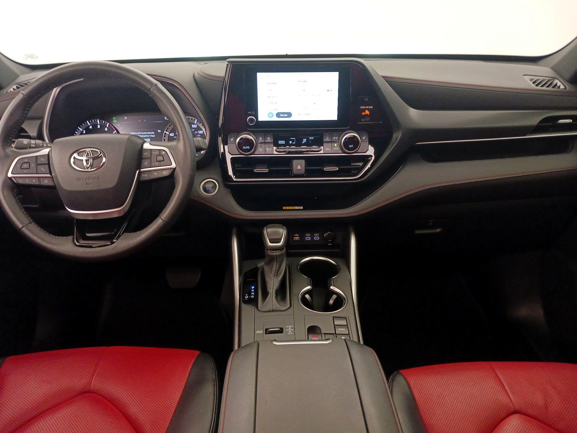 Thumbnail: 2024 Toyota Highlander - 9