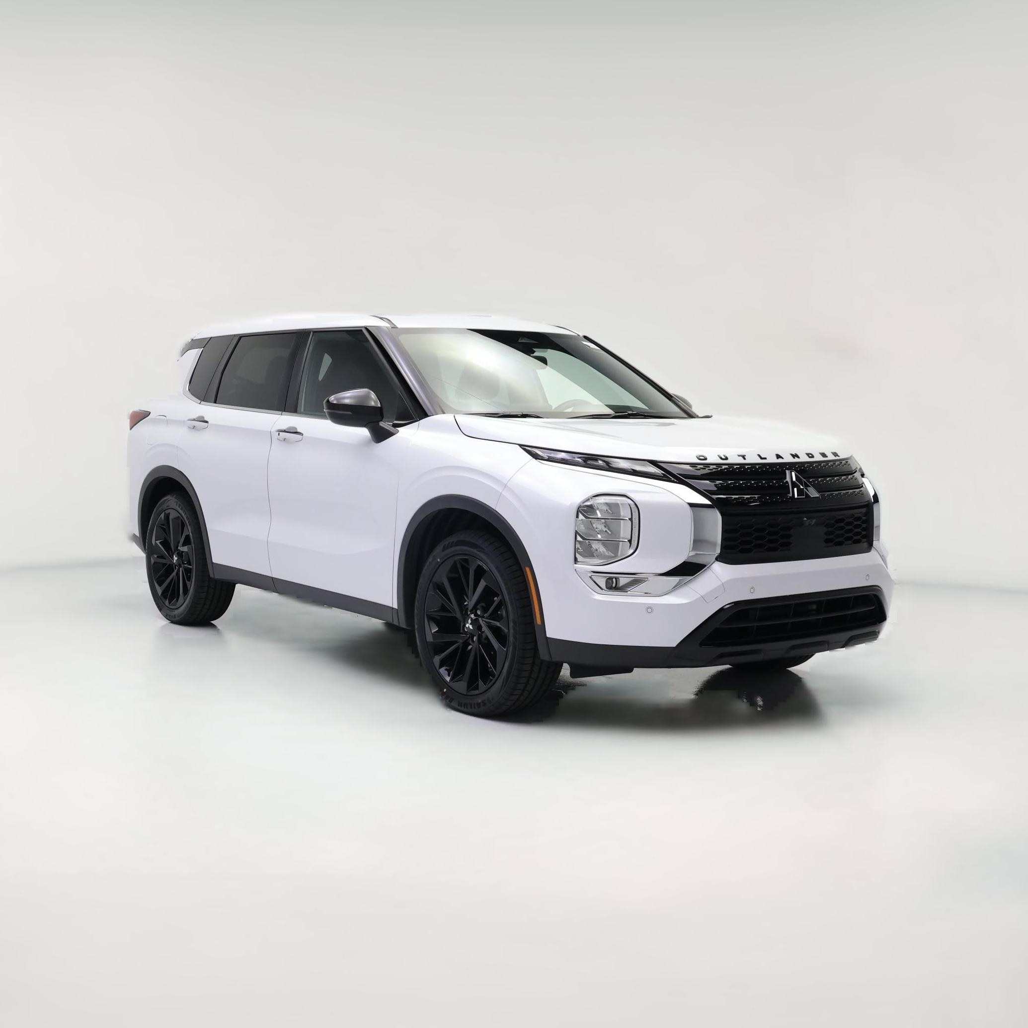 Thumbnail: 2022 Mitsubishi Outlander - 1