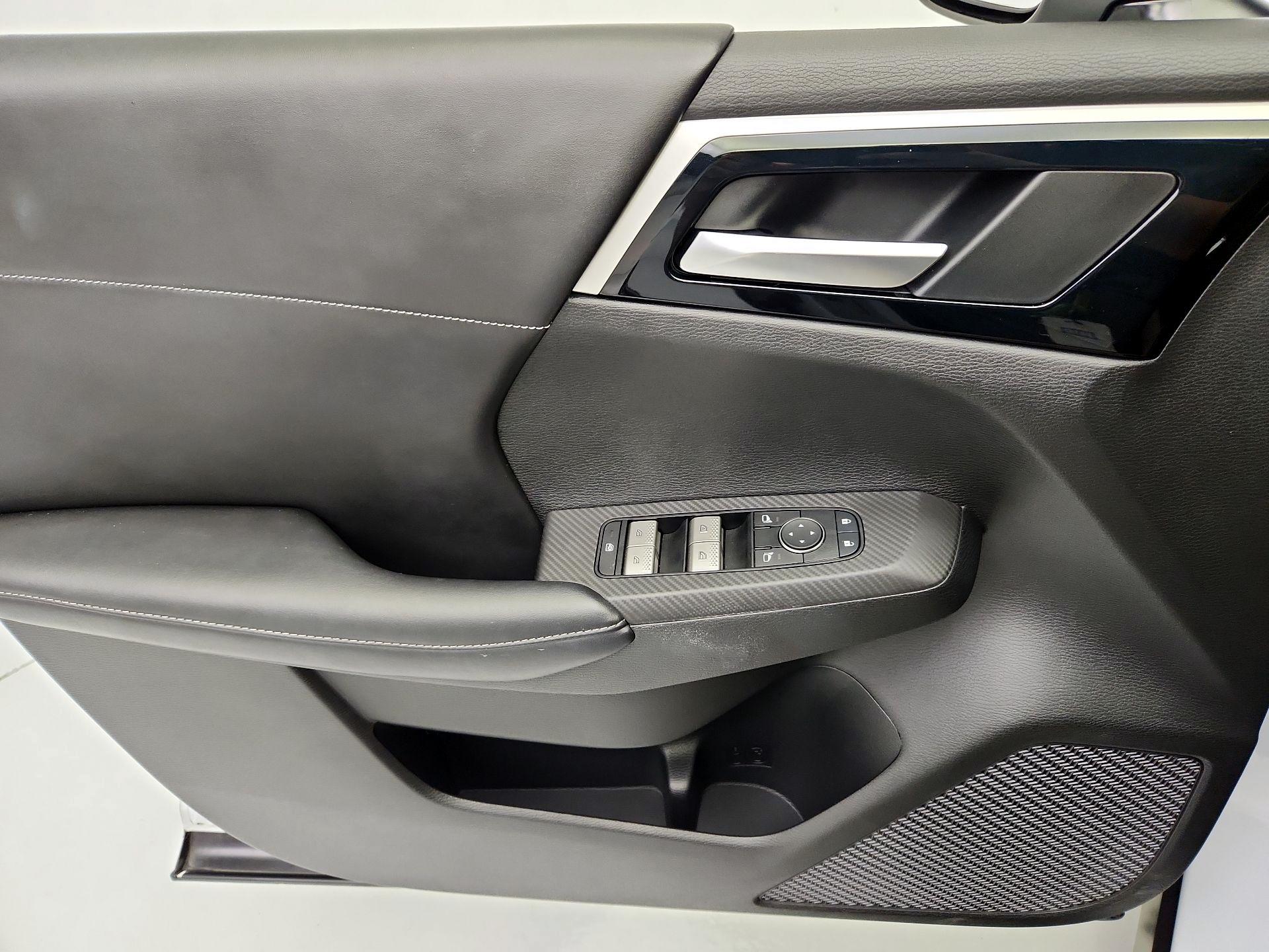 Thumbnail: 2022 Mitsubishi Outlander - 12