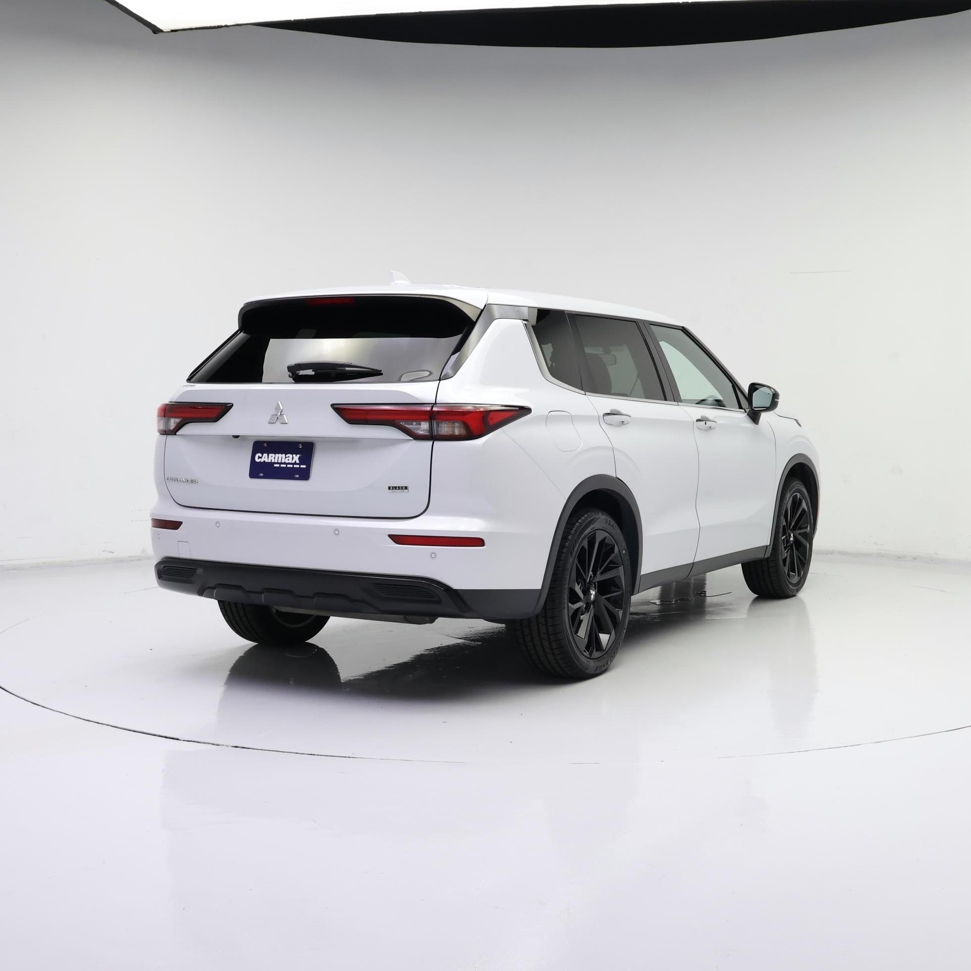 Thumbnail: 2022 Mitsubishi Outlander - 8